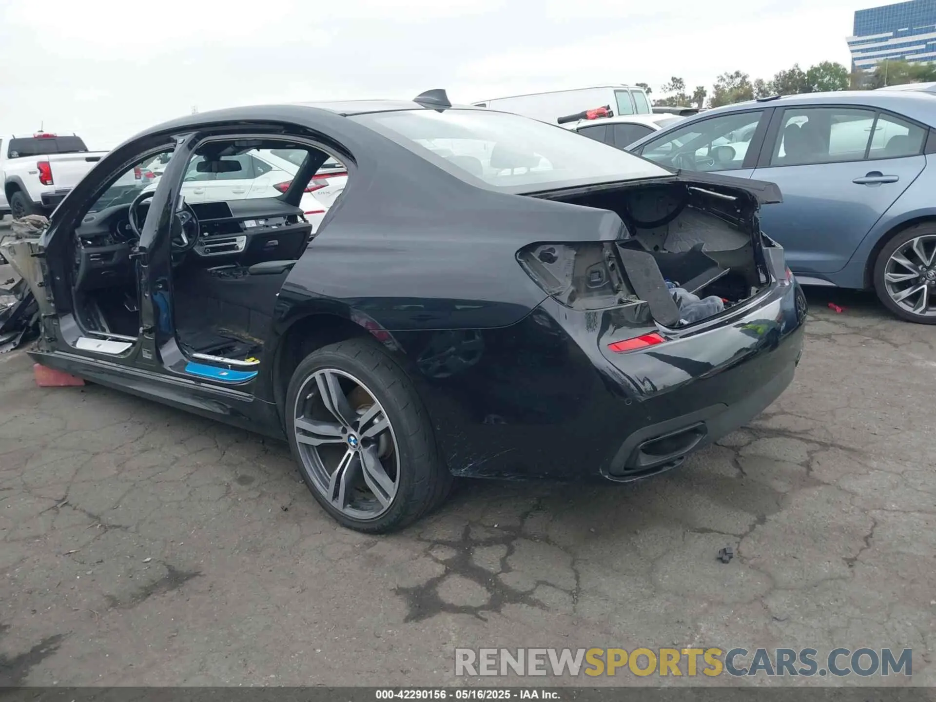3 Photograph of a damaged car WBA7E2C50KB454417 BMW 740I 2019