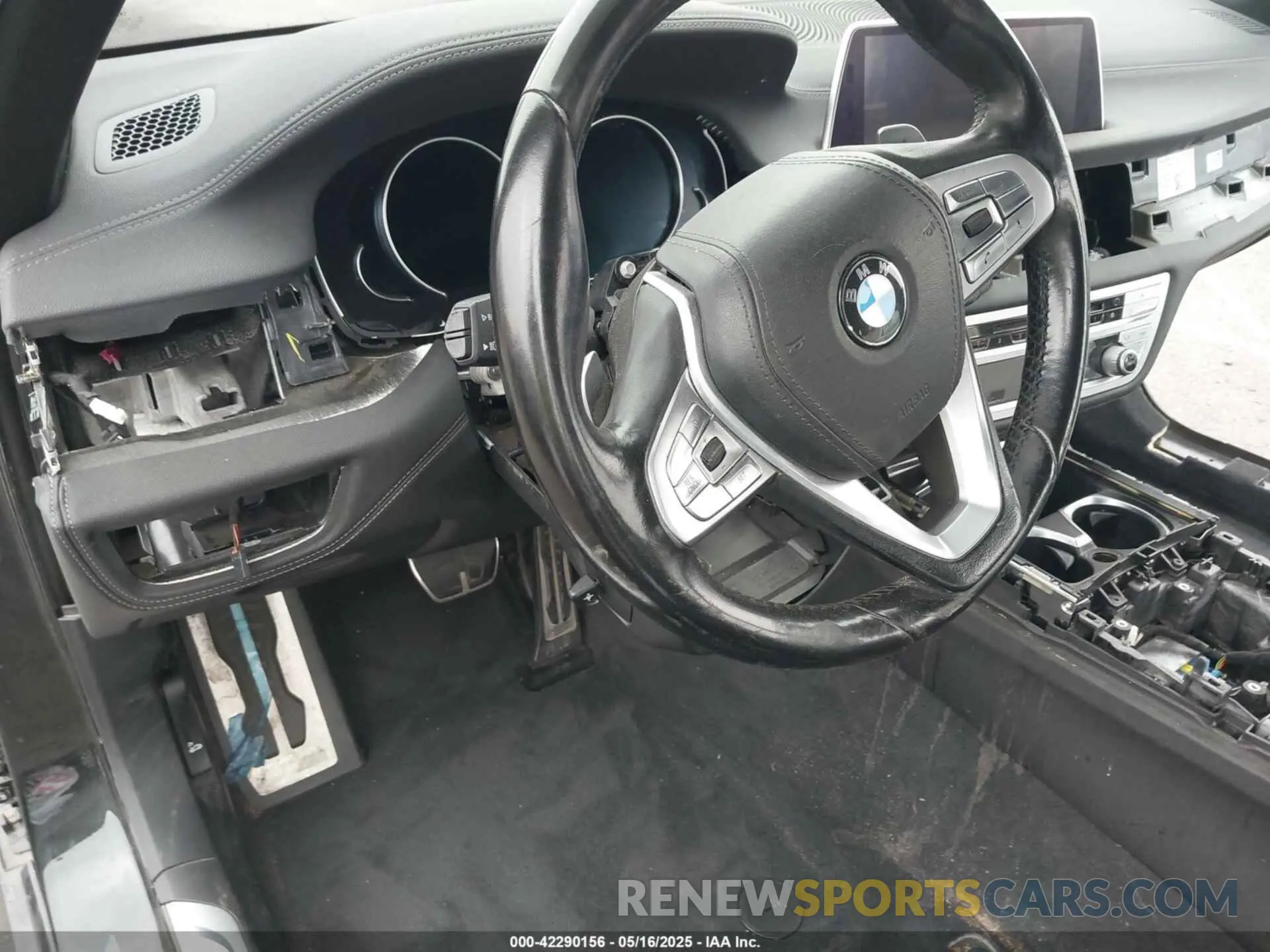 7 Photograph of a damaged car WBA7E2C50KB454417 BMW 740I 2019