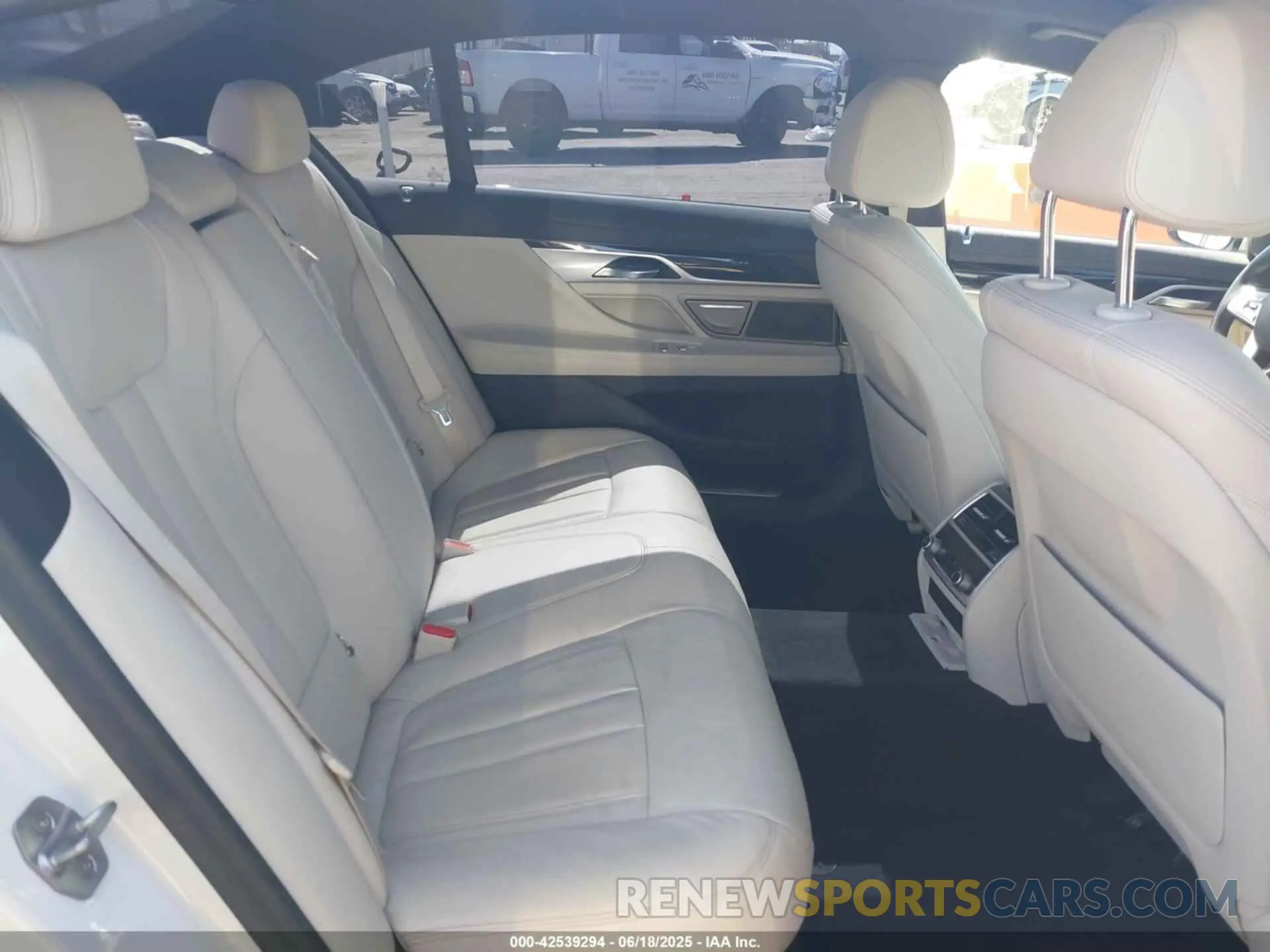 8 Photograph of a damaged car WBA7E2C53KB454816 BMW 740I 2019