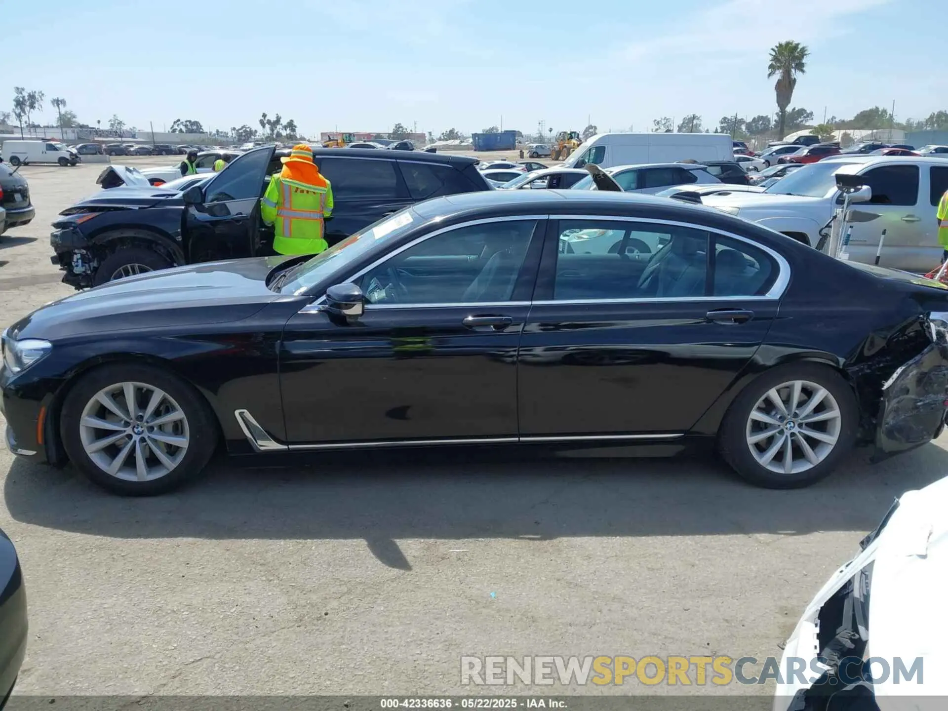 14 Photograph of a damaged car WBA7E2C56KB216989 BMW 740I 2019