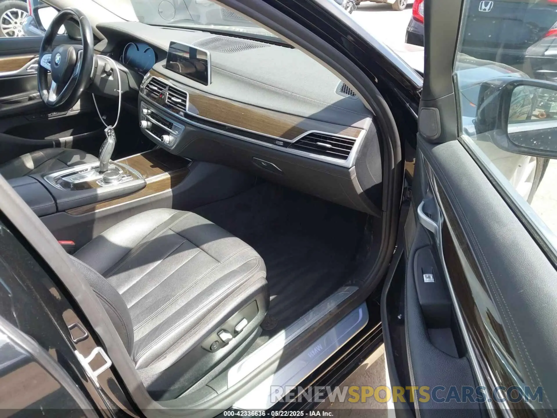 5 Photograph of a damaged car WBA7E2C56KB216989 BMW 740I 2019