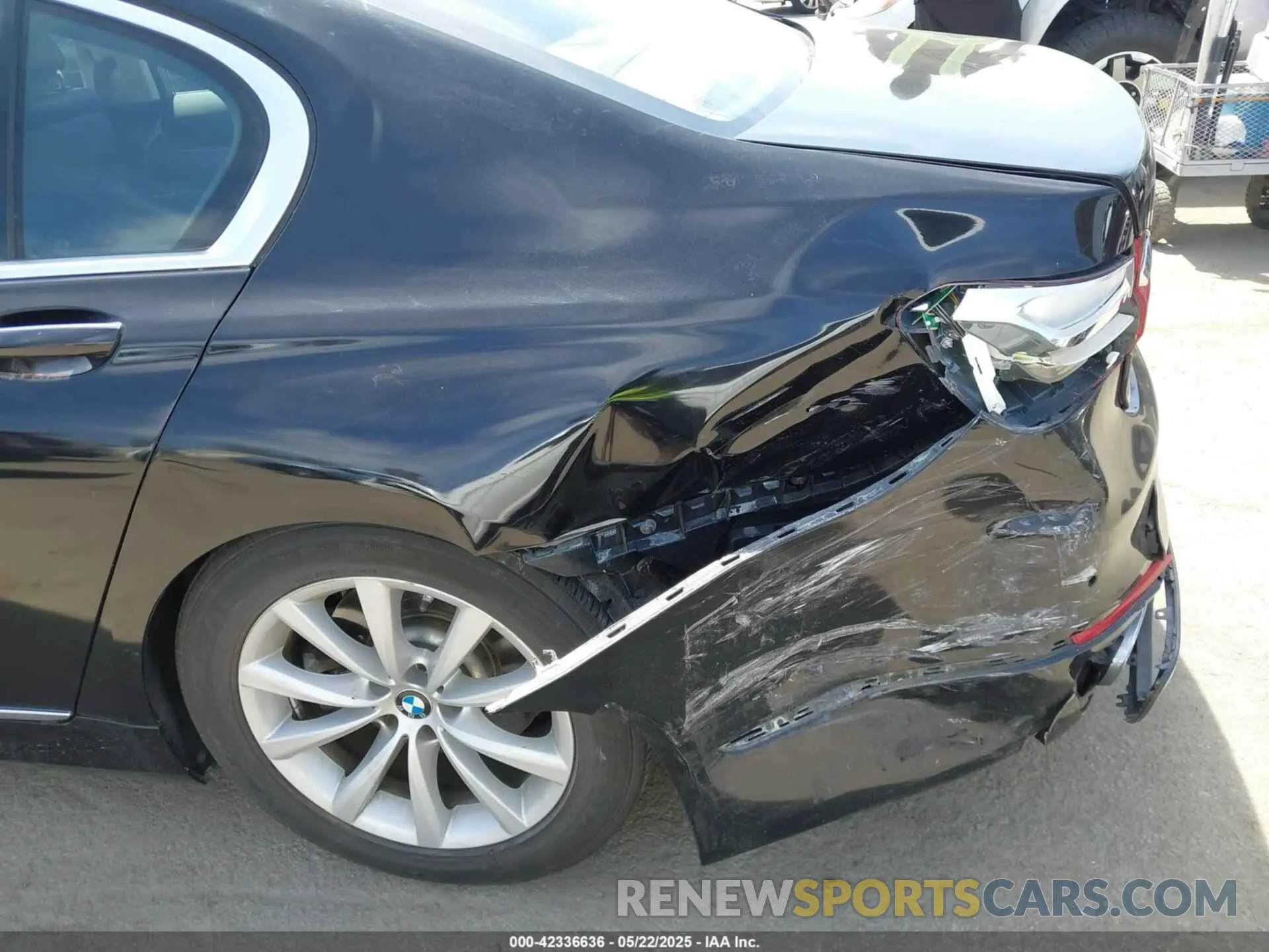 6 Photograph of a damaged car WBA7E2C56KB216989 BMW 740I 2019