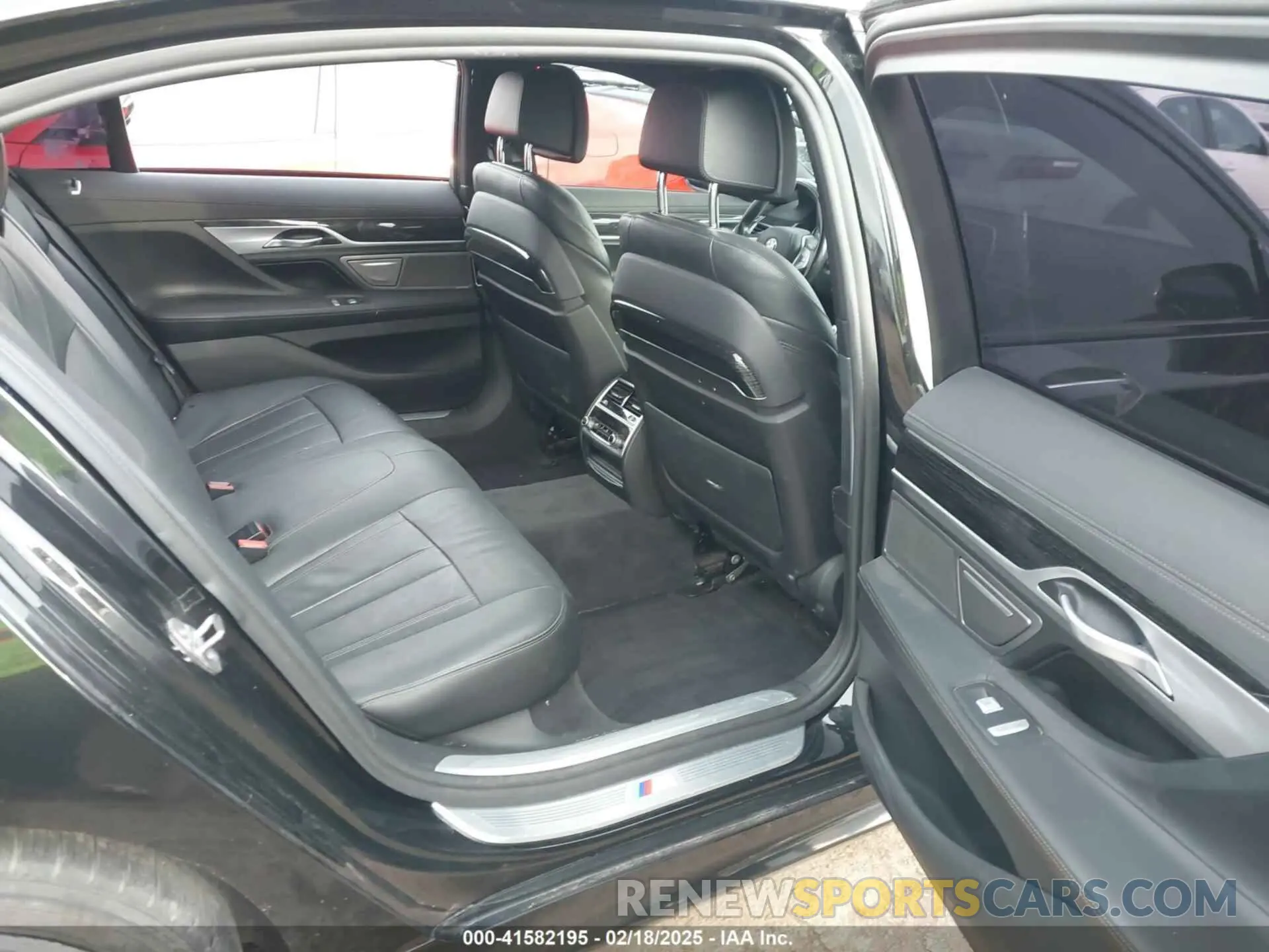 8 Photograph of a damaged car WBA7E2C57KB218542 BMW 740I 2019