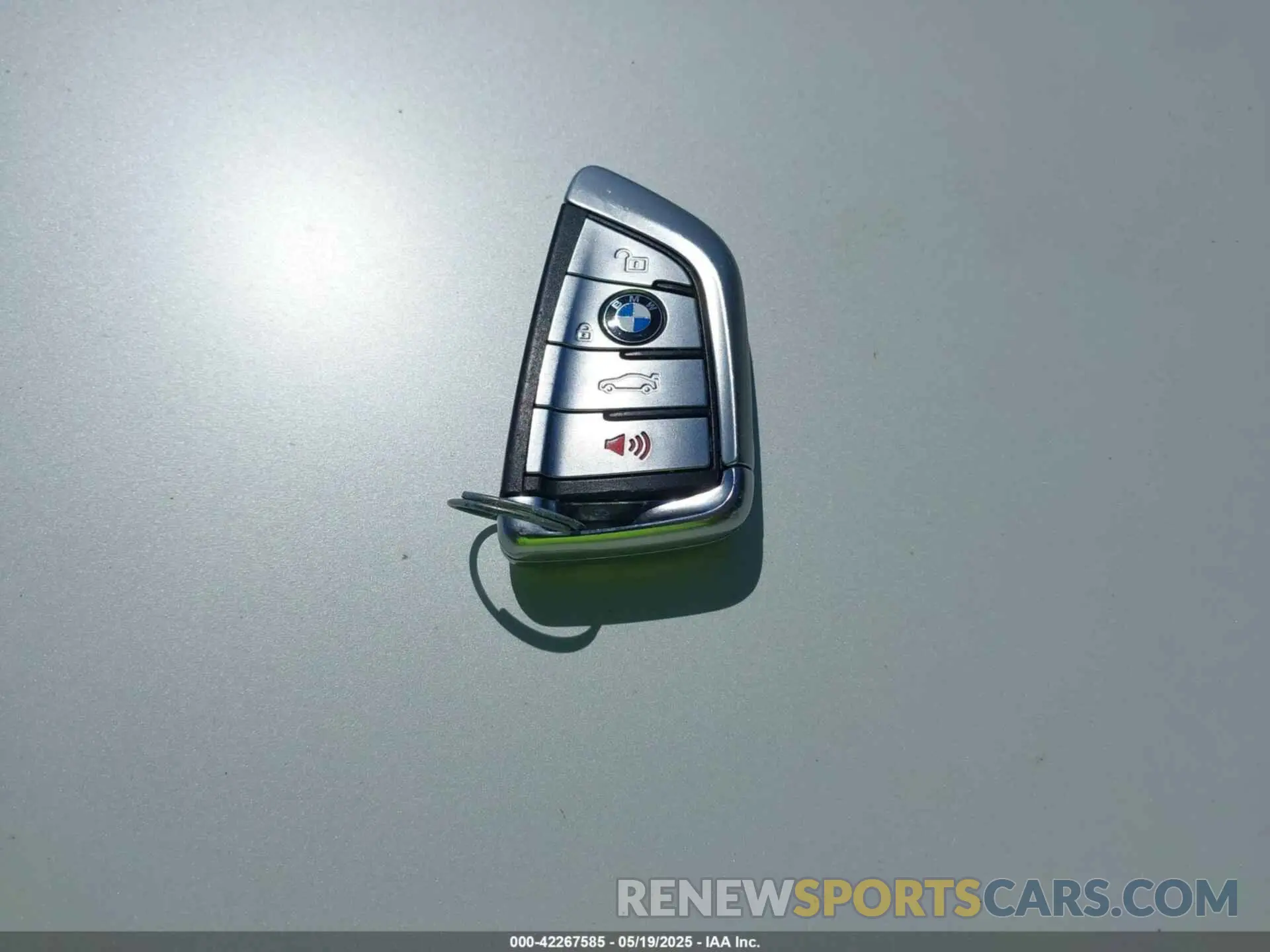 11 Photograph of a damaged car WBA7E2C59KB217232 BMW 740I 2019