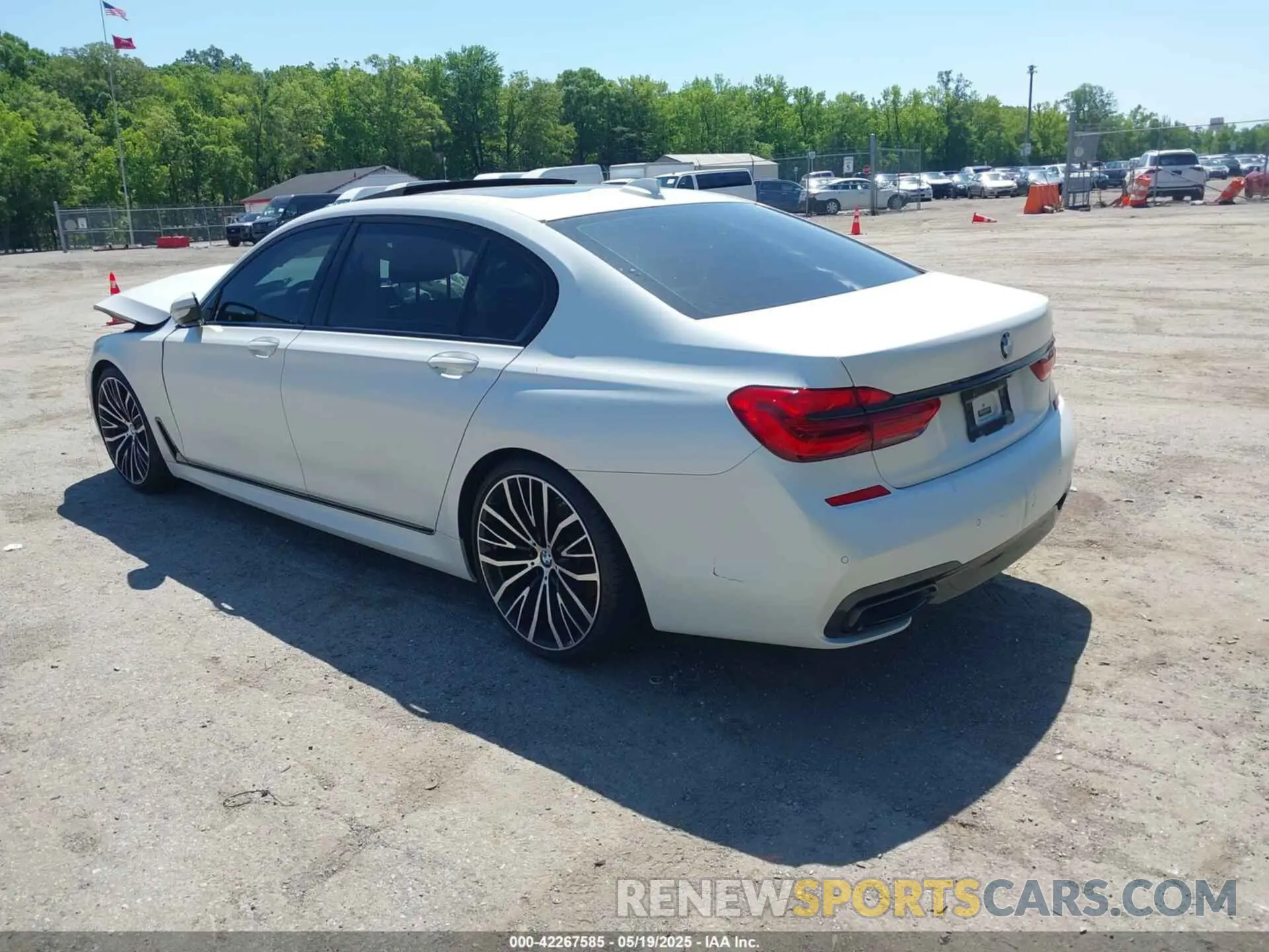 3 Photograph of a damaged car WBA7E2C59KB217232 BMW 740I 2019