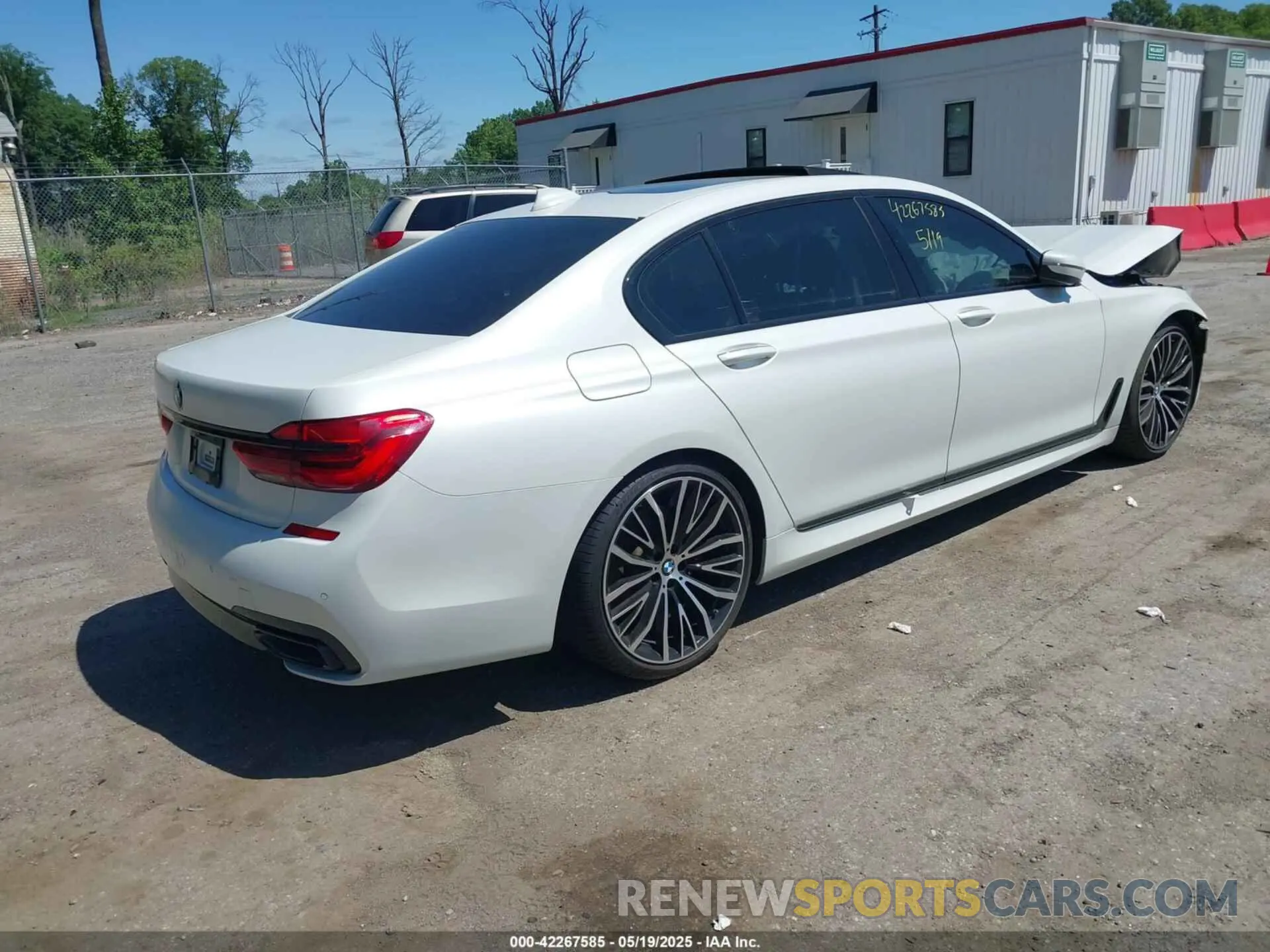 4 Photograph of a damaged car WBA7E2C59KB217232 BMW 740I 2019