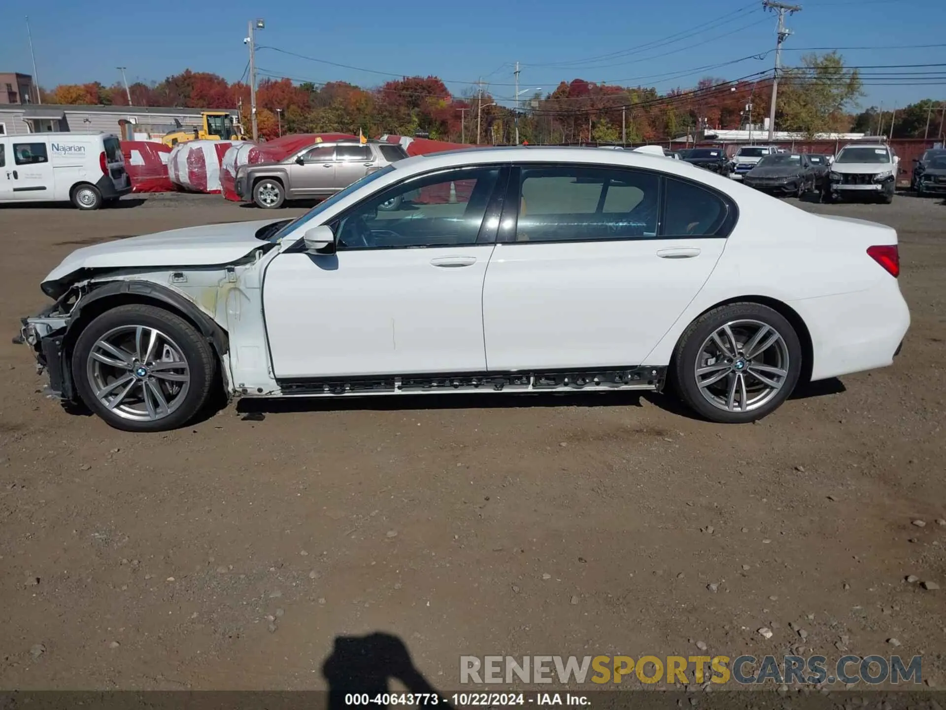 14 Photograph of a damaged car WBA7E4C50KGV28496 BMW 740I 2019