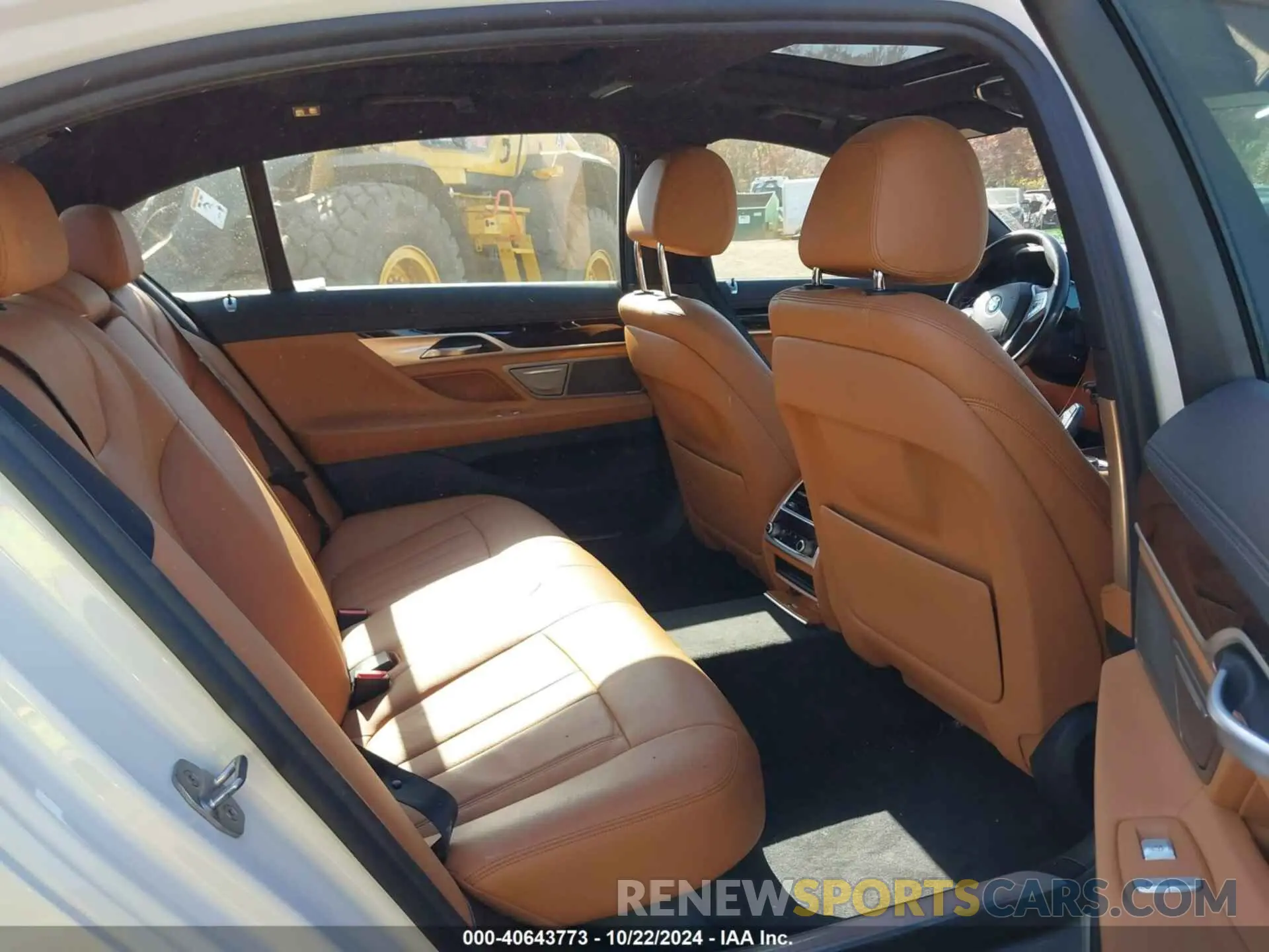 8 Photograph of a damaged car WBA7E4C50KGV28496 BMW 740I 2019
