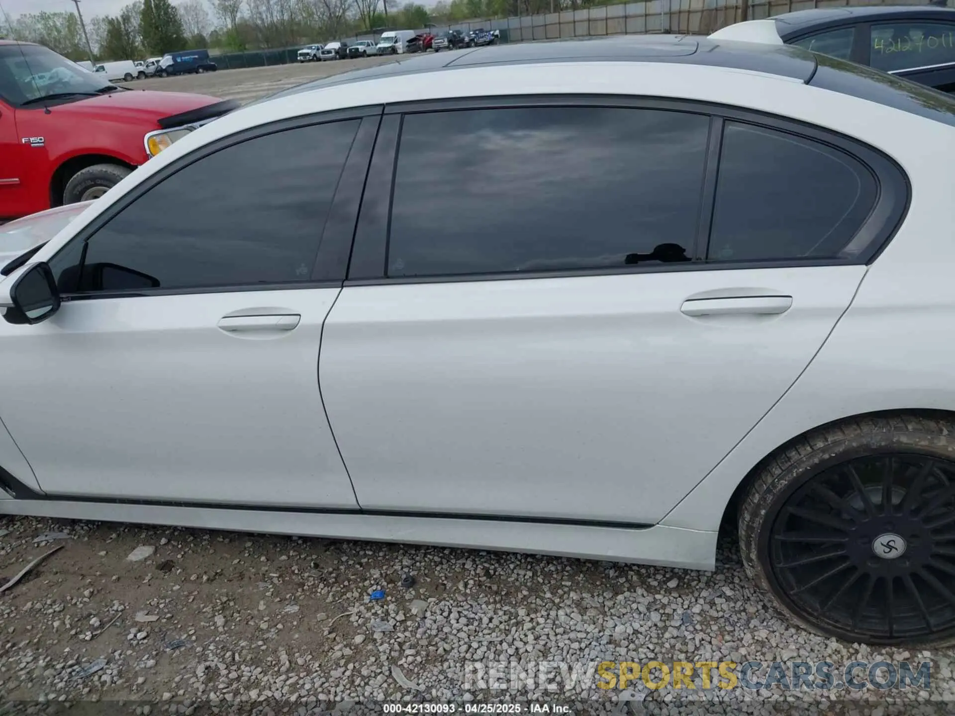 15 Photograph of a damaged car WBA7E4C54KGV28548 BMW 740I 2019