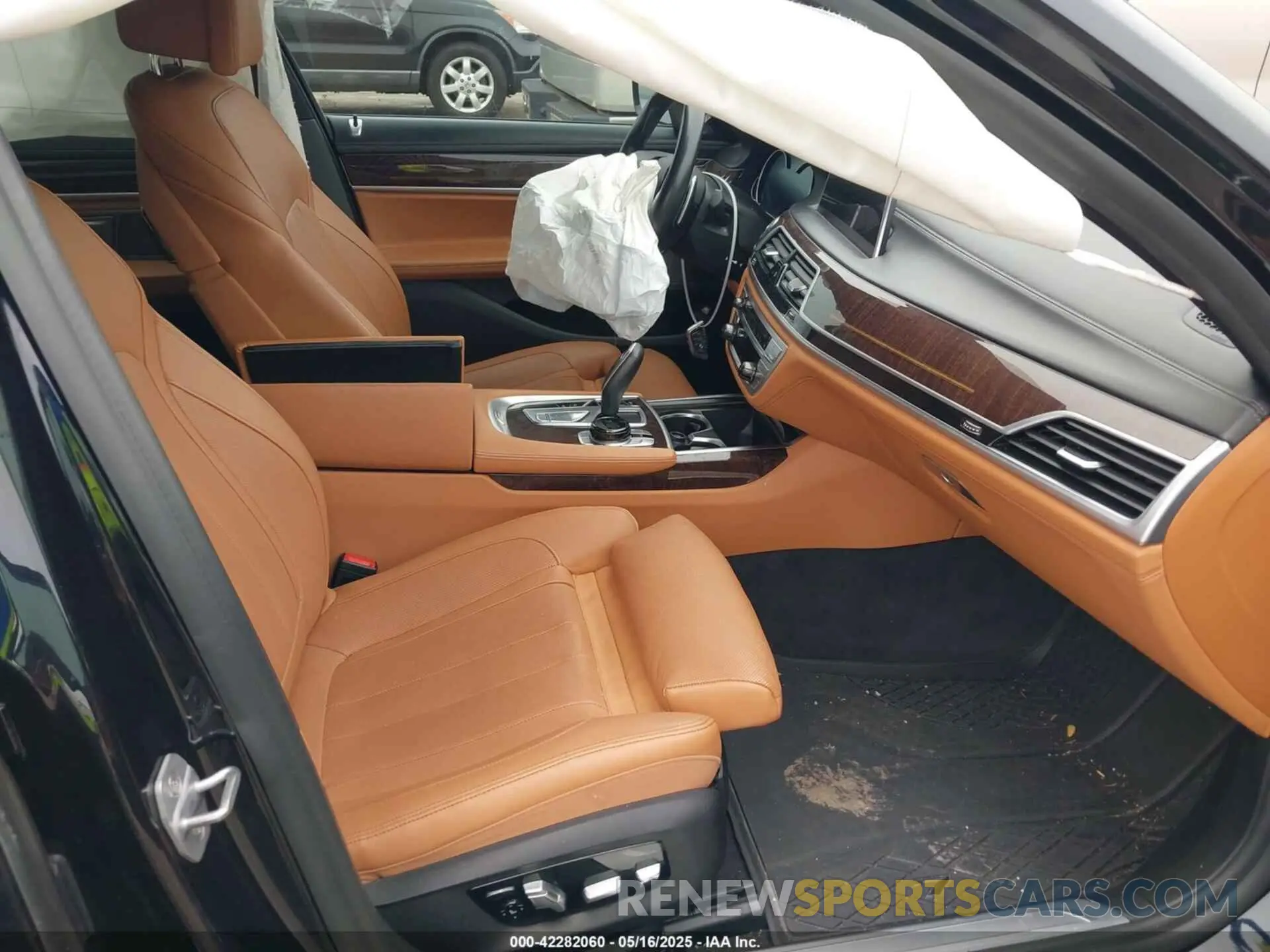 5 Photograph of a damaged car WBA7E4C54KGV28663 BMW 740I 2019