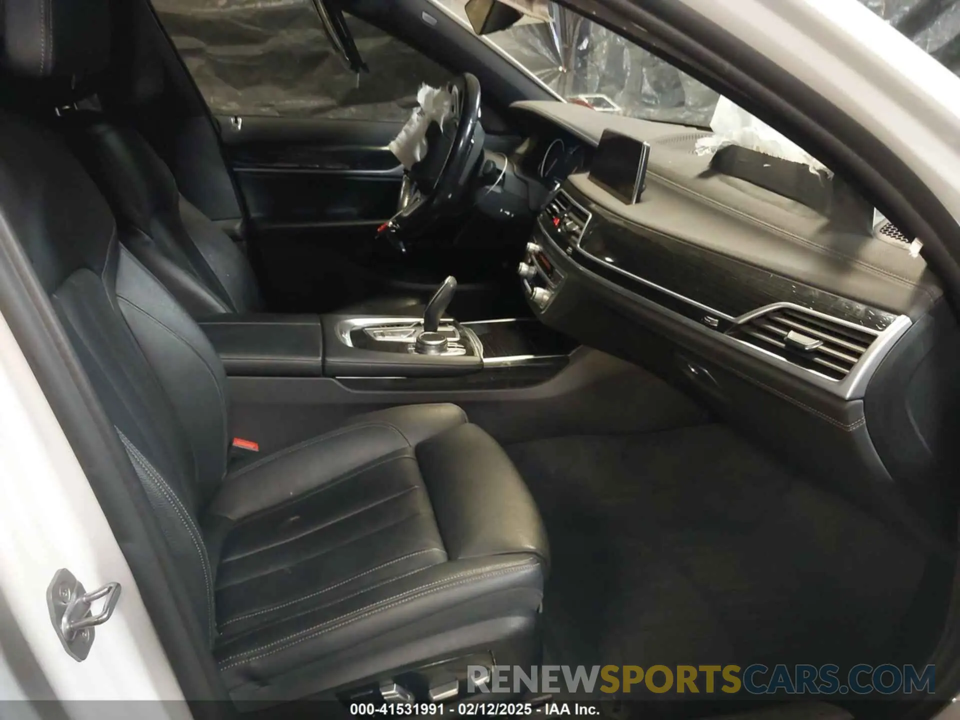 5 Photograph of a damaged car WBA7E4C59KGV70391 BMW 740I 2019
