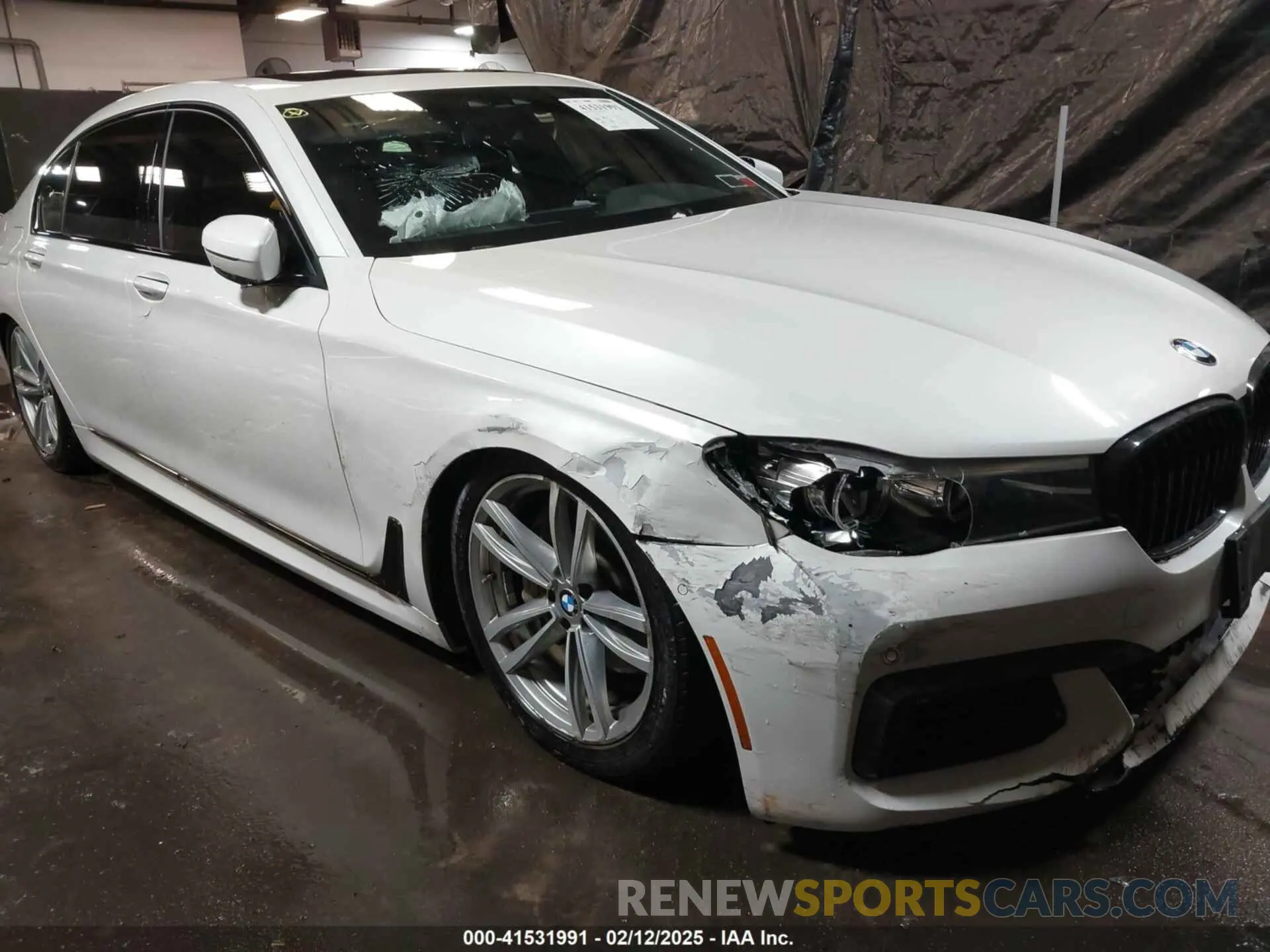 6 Photograph of a damaged car WBA7E4C59KGV70391 BMW 740I 2019