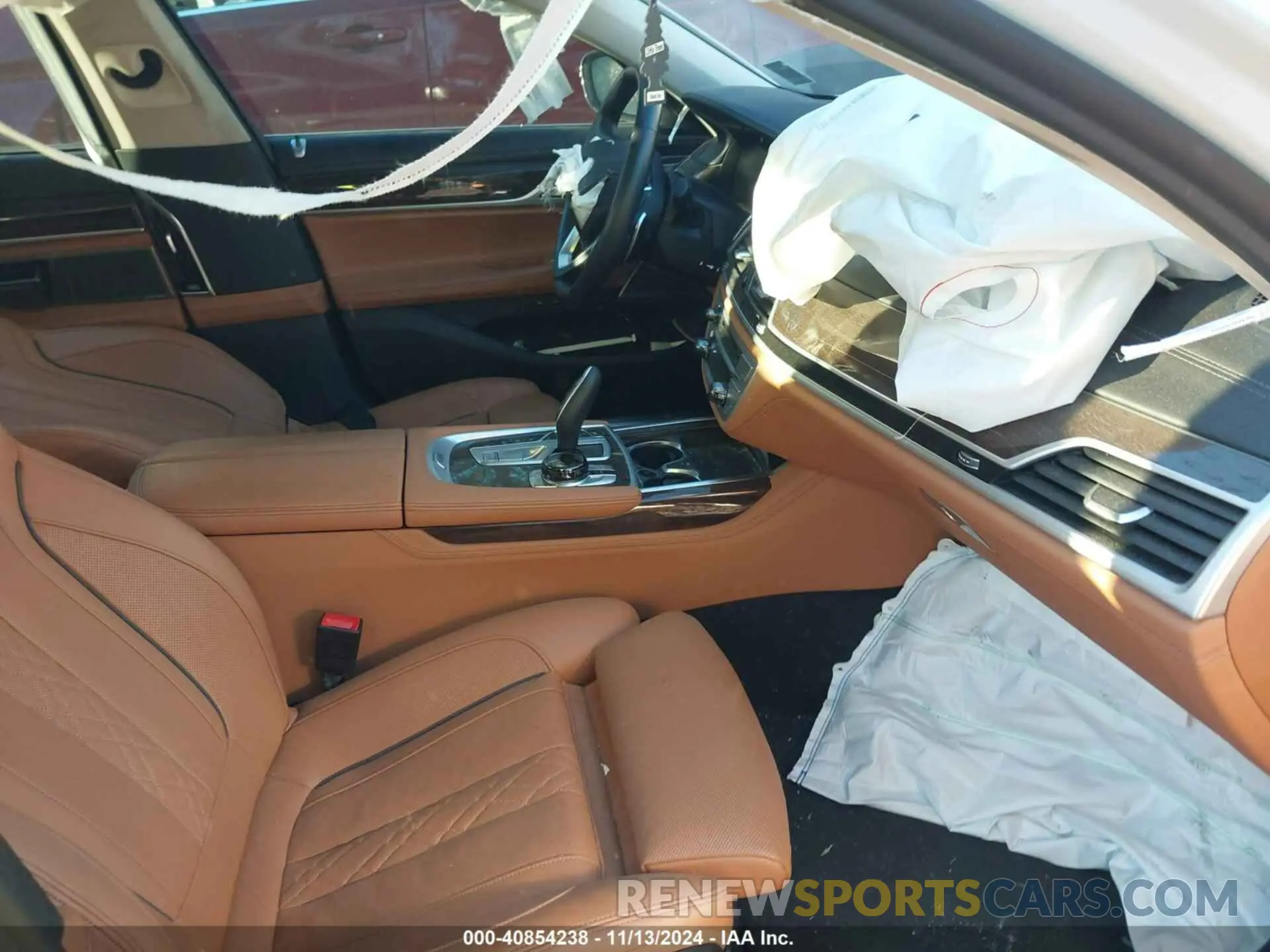 5 Photograph of a damaged car WBA7T2C01LGL17856 BMW 740I 2020