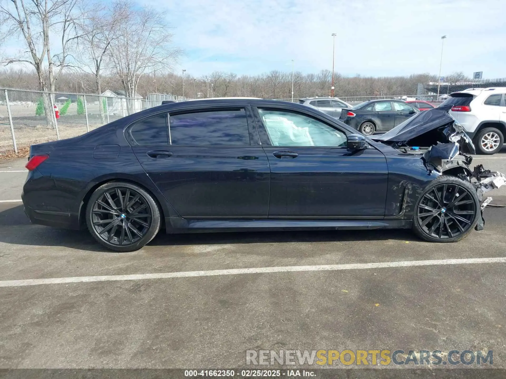 13 Photograph of a damaged car WBA7T2C03MCF58569 BMW 740I 2021