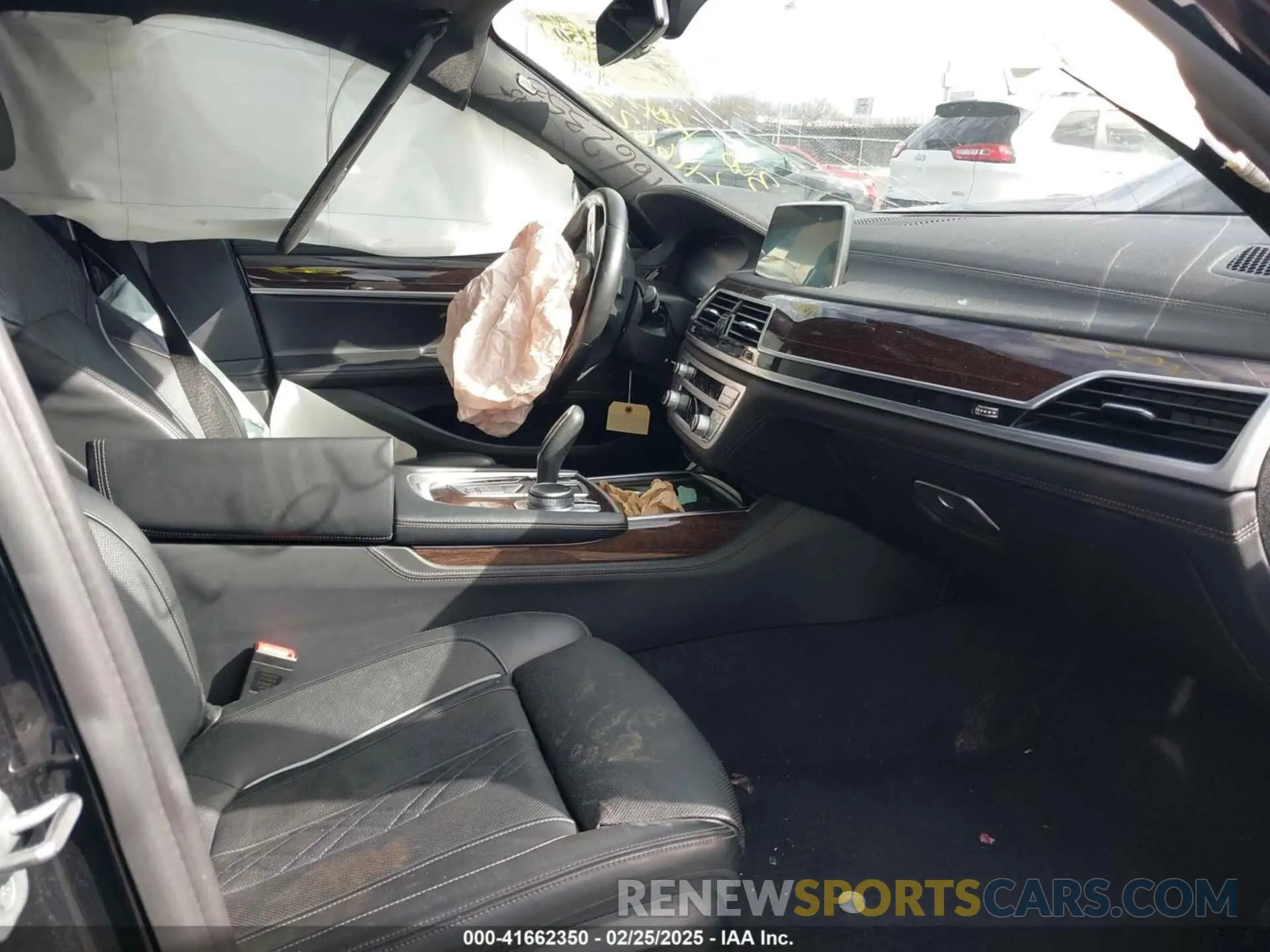 5 Photograph of a damaged car WBA7T2C03MCF58569 BMW 740I 2021