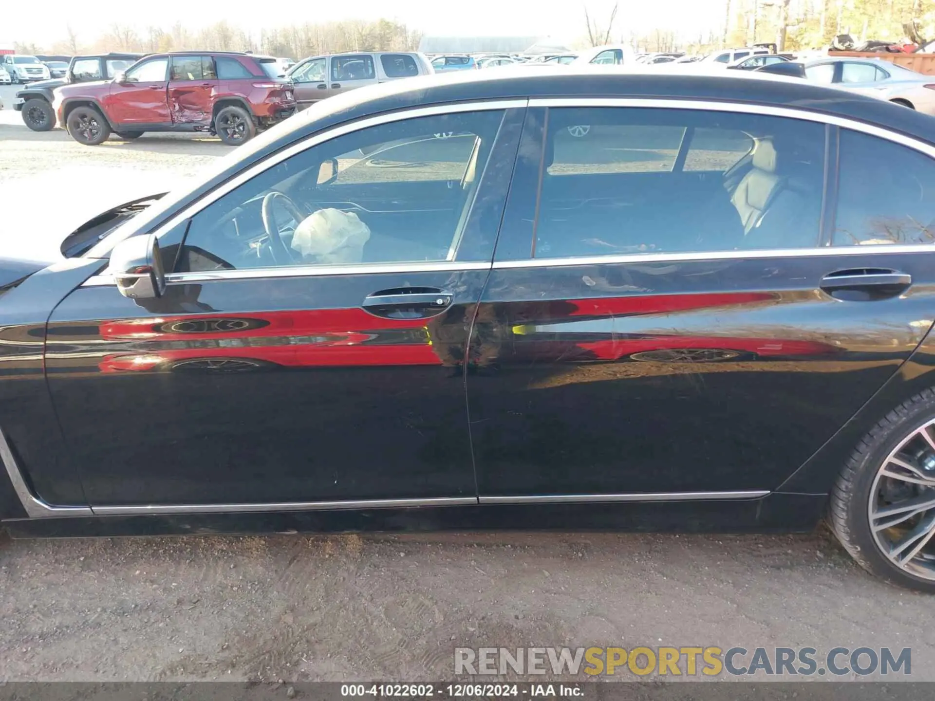14 Photograph of a damaged car WBA7T2C03MCF93306 BMW 740I 2021