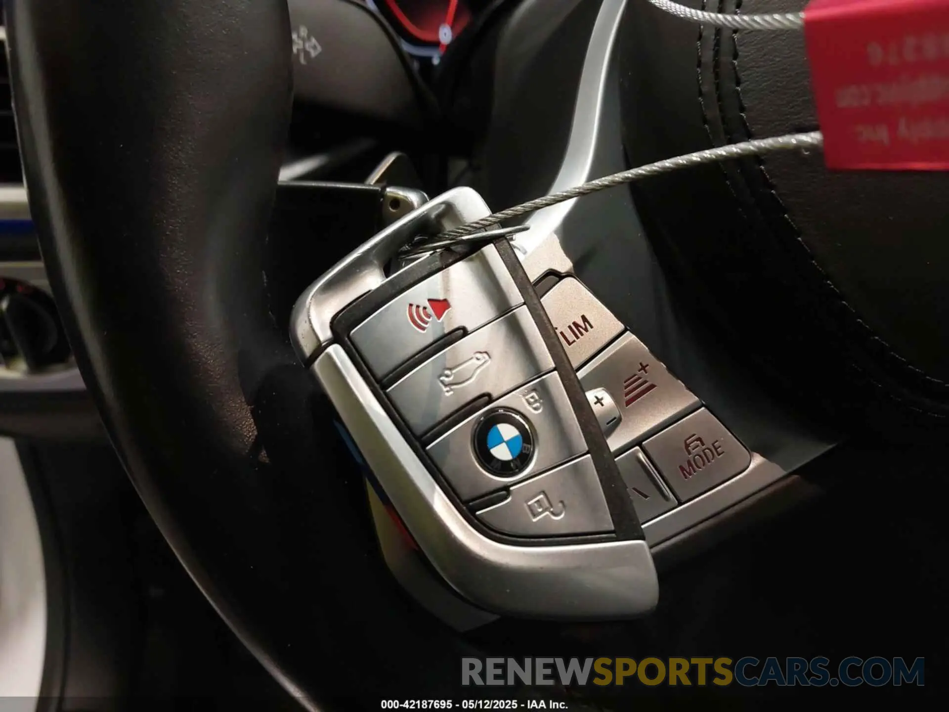 11 Photograph of a damaged car WBA7U2C03NCG89838 BMW 750 2022