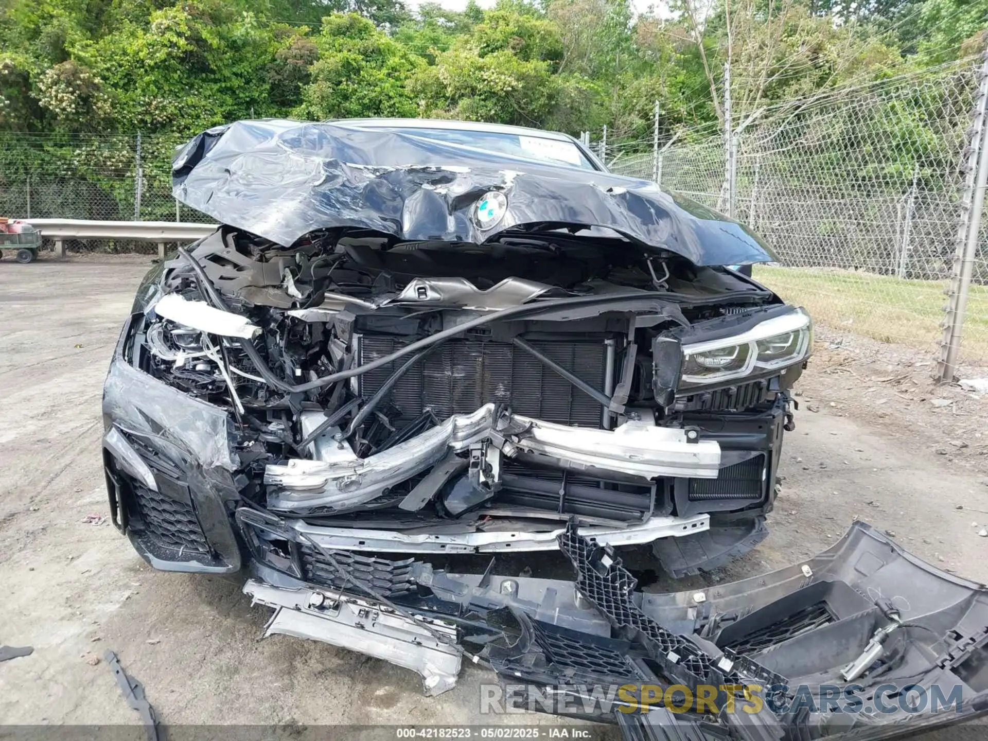 11 Photograph of a damaged car WBA7U2C0XNCH39635 BMW 750 2022