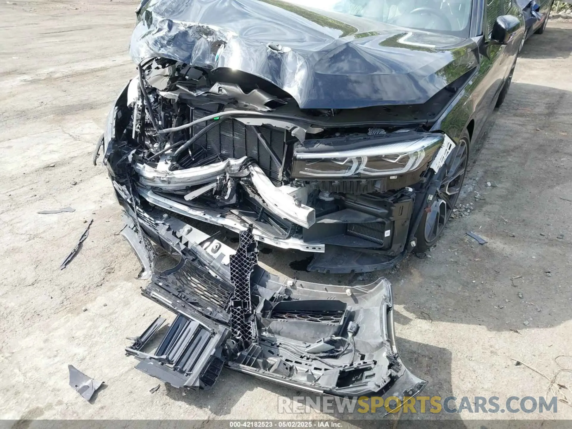 6 Photograph of a damaged car WBA7U2C0XNCH39635 BMW 750 2022