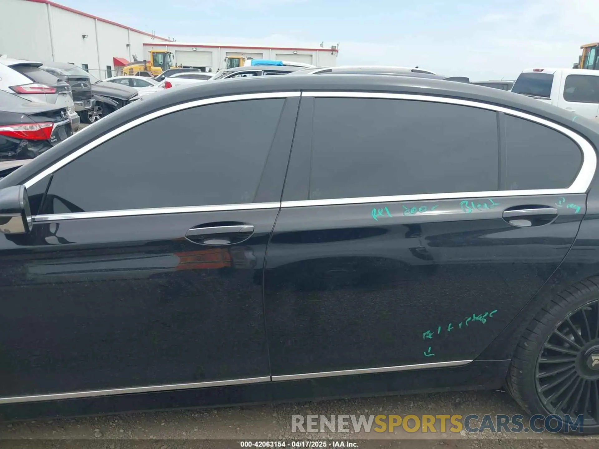 14 Photograph of a damaged car WBA7F2C53KB239983 BMW 750I 2019