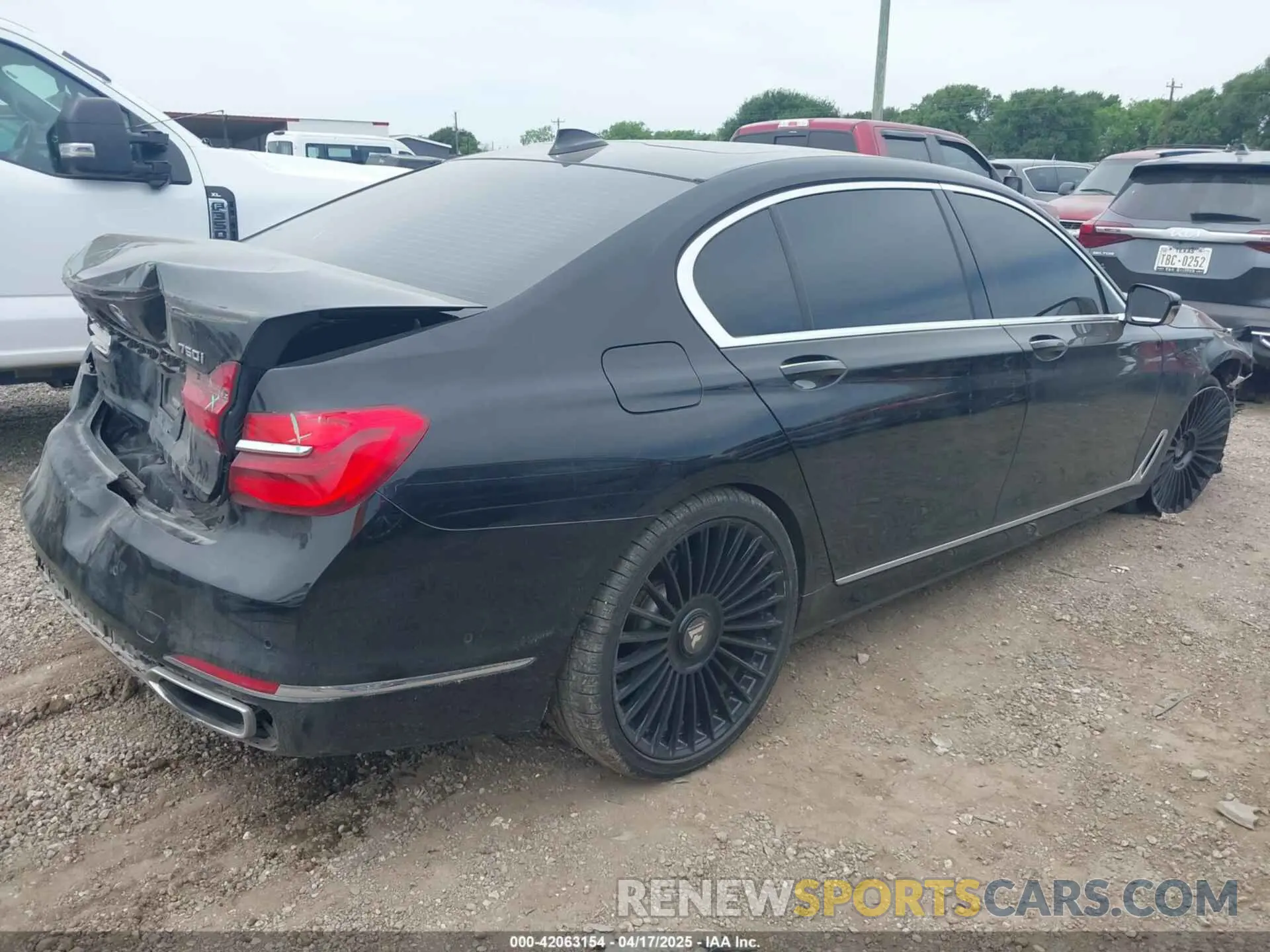 4 Photograph of a damaged car WBA7F2C53KB239983 BMW 750I 2019