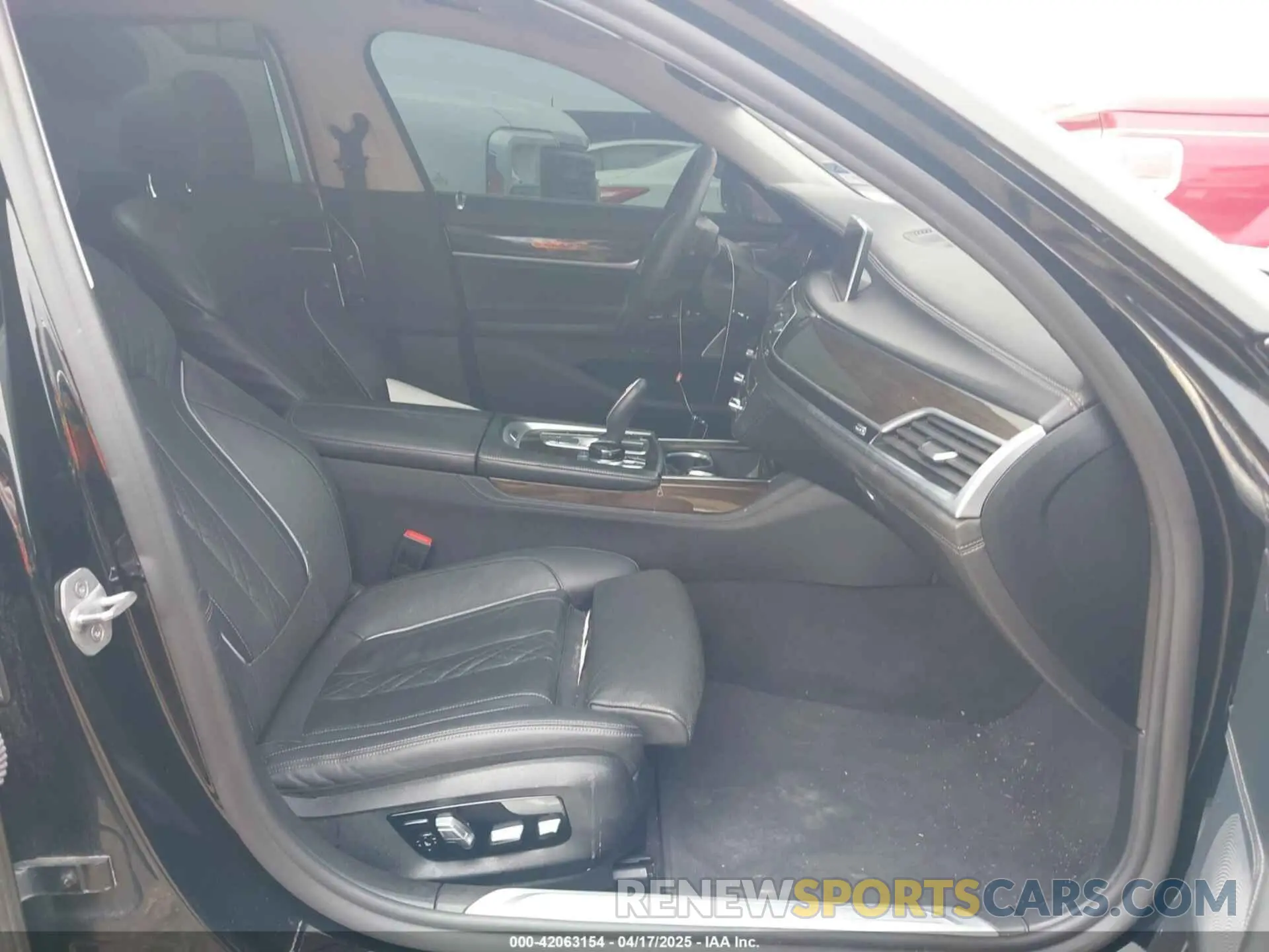 5 Photograph of a damaged car WBA7F2C53KB239983 BMW 750I 2019