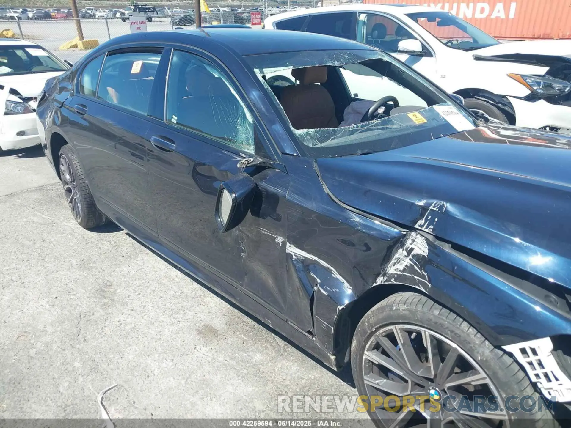 13 Photograph of a damaged car WBA7U2C02LGJ59766 BMW 750I 2020