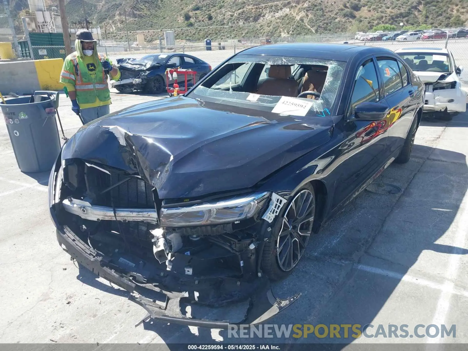 2 Photograph of a damaged car WBA7U2C02LGJ59766 BMW 750I 2020