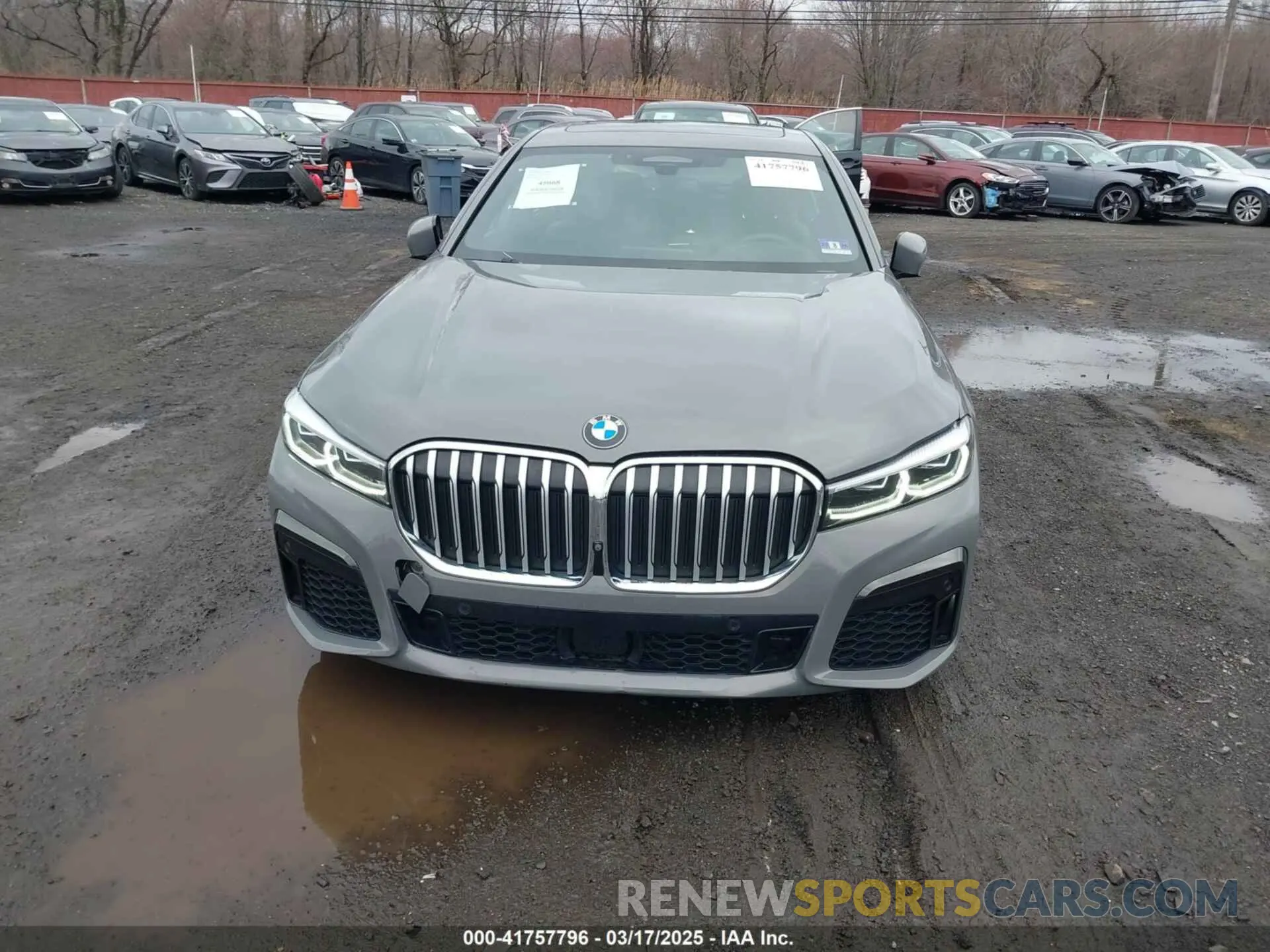 12 Photograph of a damaged car WBA7U2C04LGM27104 BMW 750I 2020