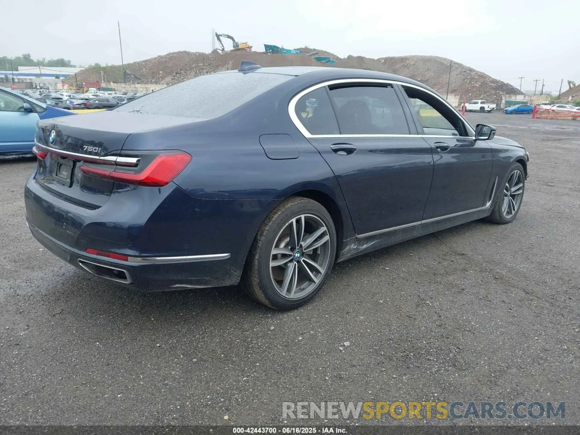 4 Photograph of a damaged car WBA7U2C05LGM26656 BMW 750I 2020
