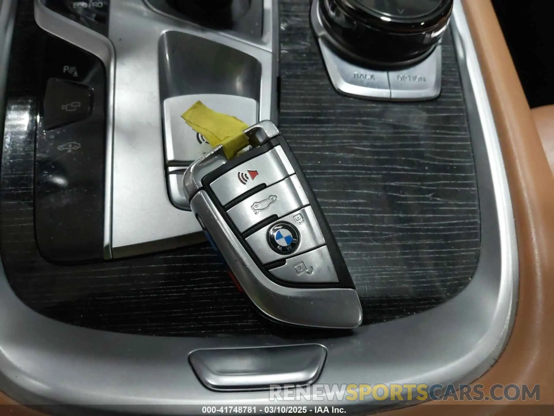 11 Photograph of a damaged car WBA7U2C06LBX84829 BMW 750I 2020