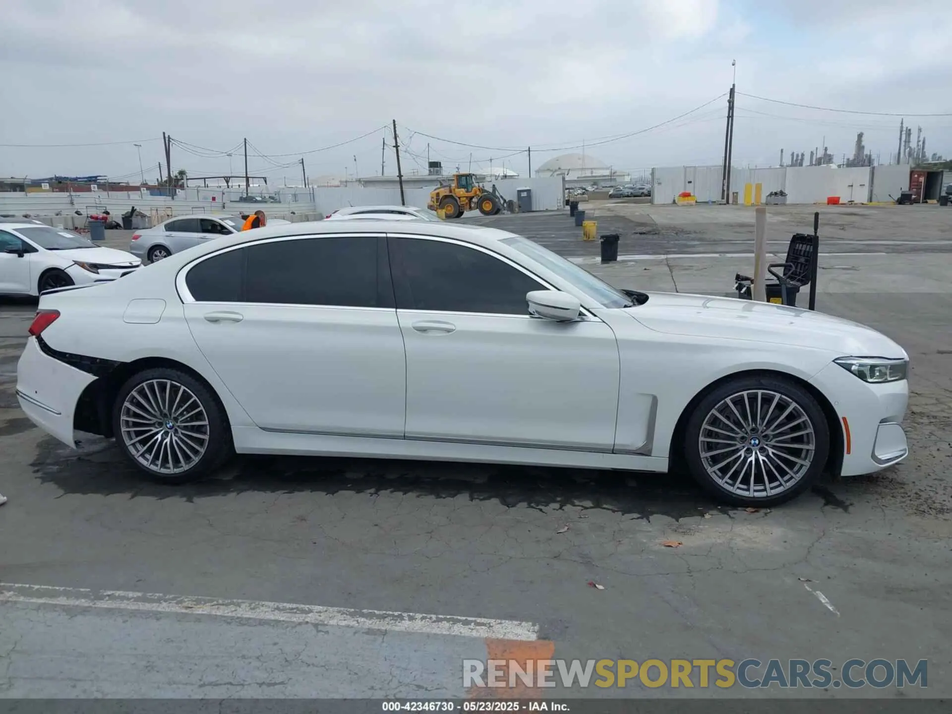14 Photograph of a damaged car WBA7U2C09LGM27471 BMW 750I 2020