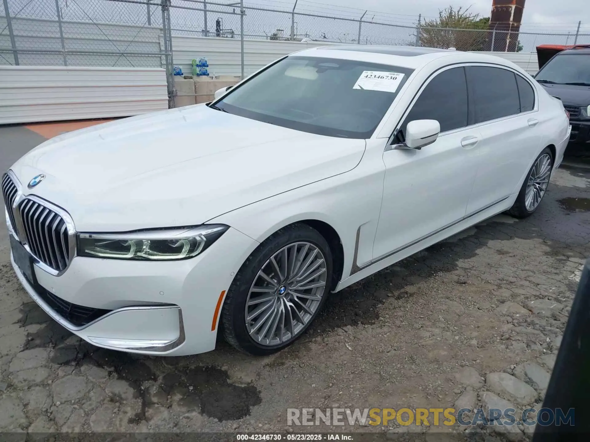 2 Photograph of a damaged car WBA7U2C09LGM27471 BMW 750I 2020