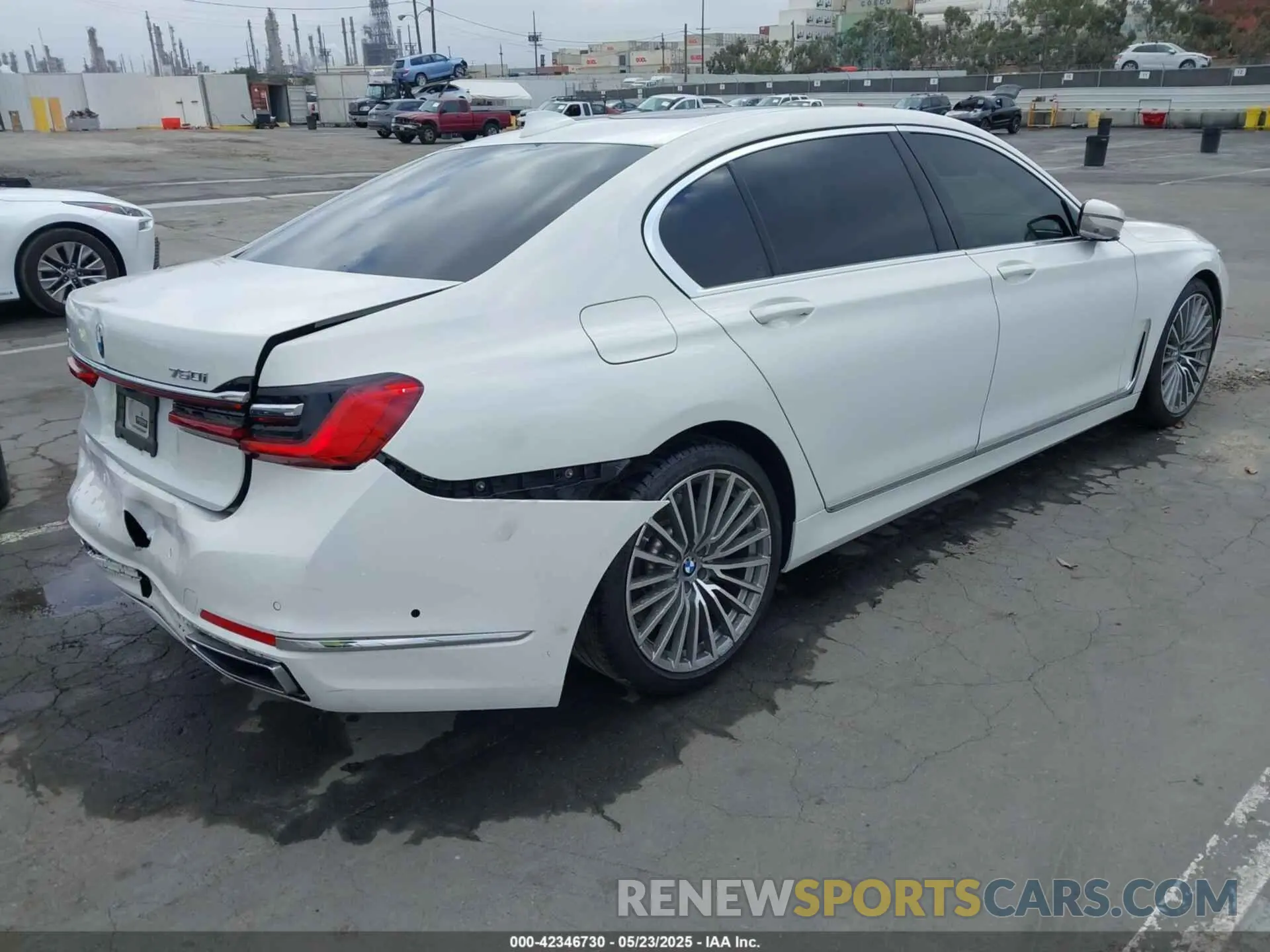 4 Photograph of a damaged car WBA7U2C09LGM27471 BMW 750I 2020