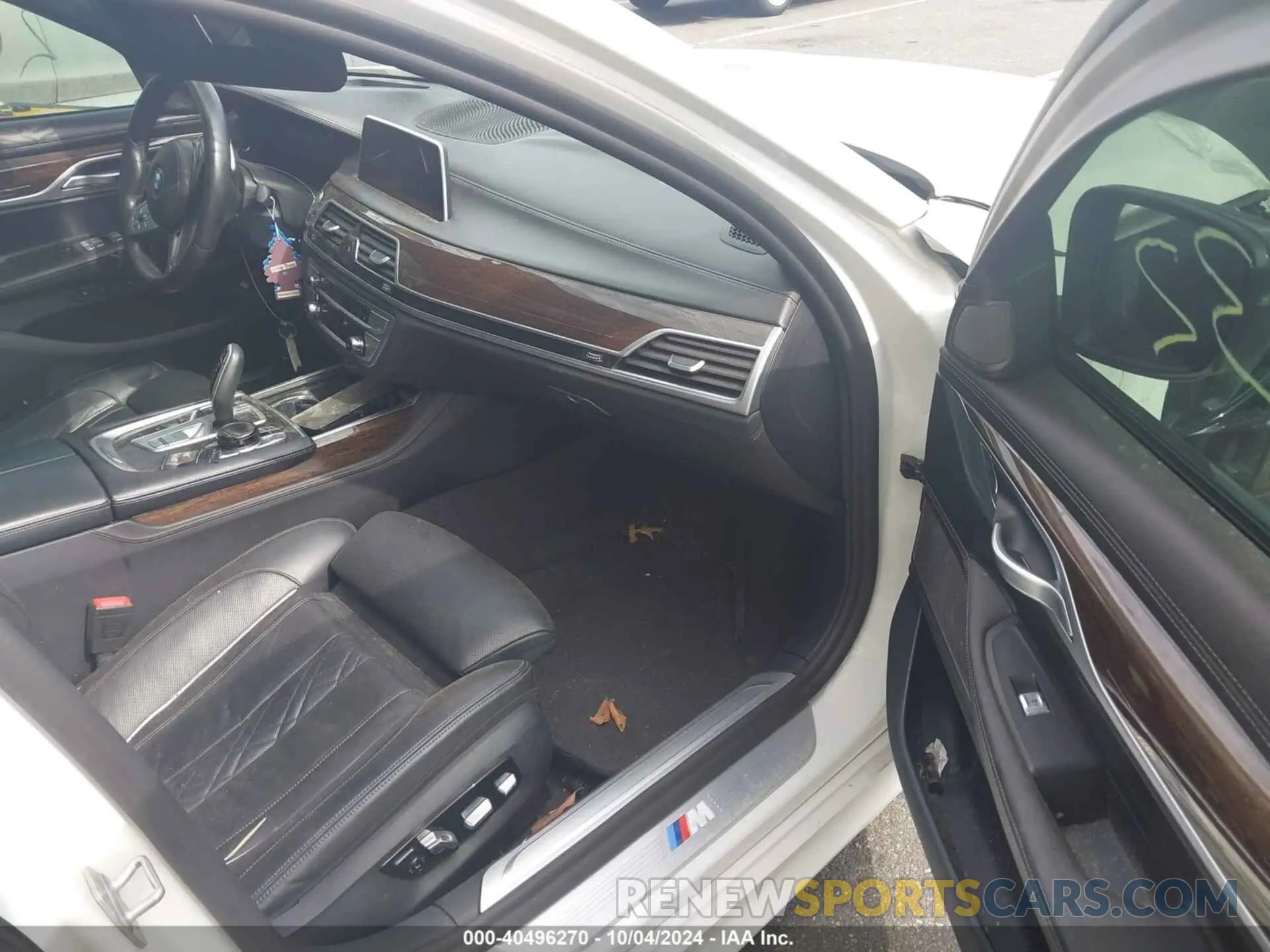 5 Photograph of a damaged car WBA7U2C0XLGM26880 BMW 750I 2020