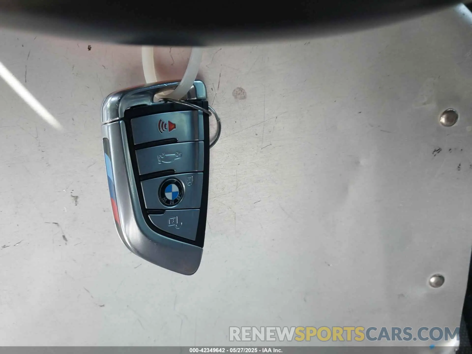 11 Photograph of a damaged car WBA7U2C04MCG45569 BMW 750I 2021