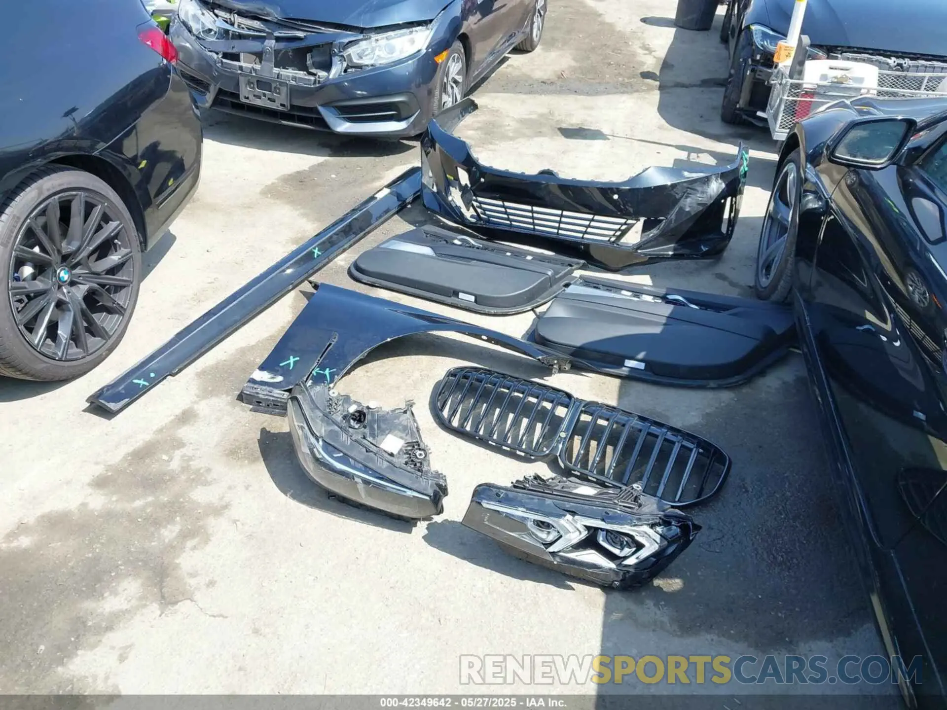 12 Photograph of a damaged car WBA7U2C04MCG45569 BMW 750I 2021