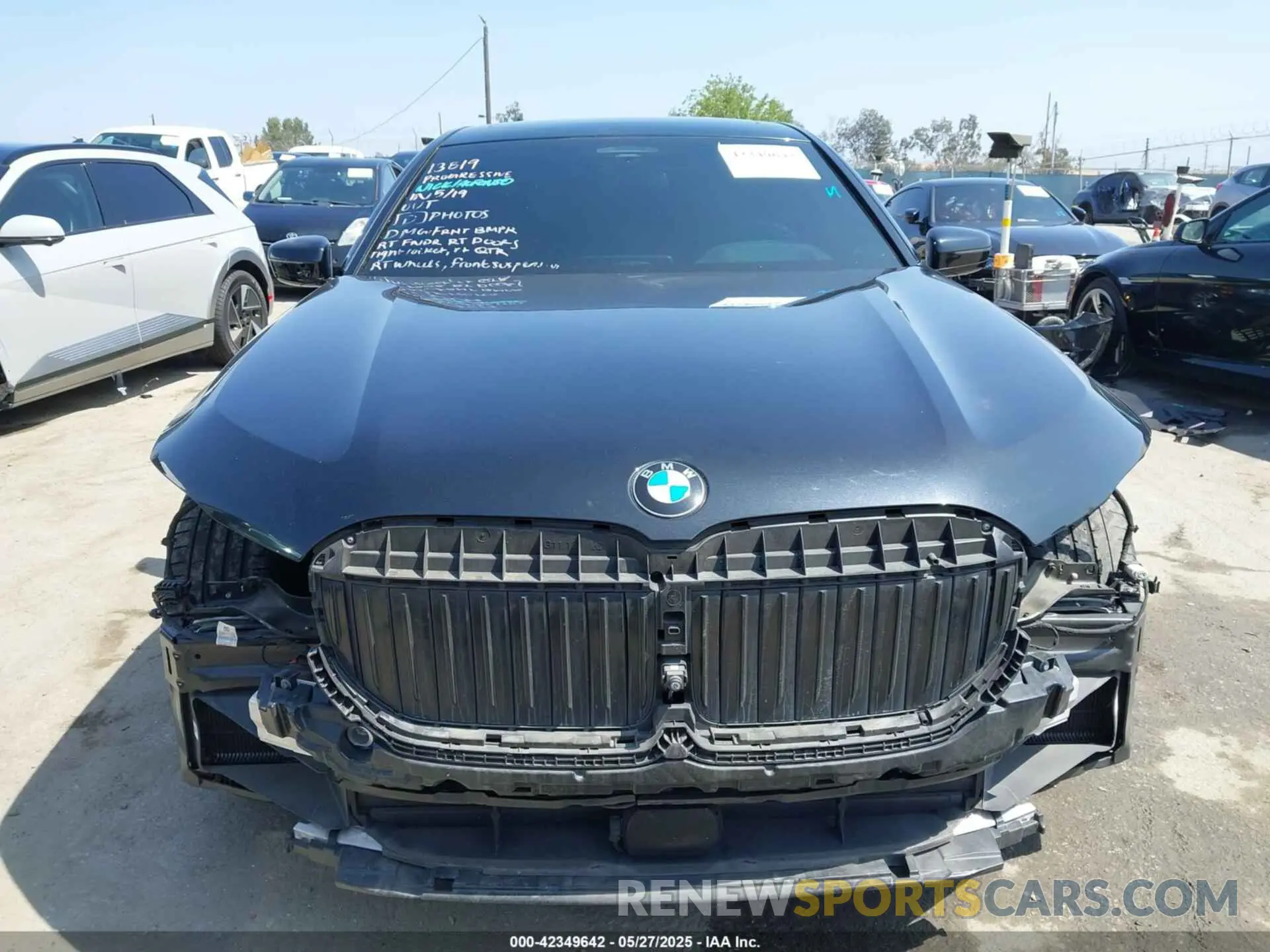 13 Photograph of a damaged car WBA7U2C04MCG45569 BMW 750I 2021