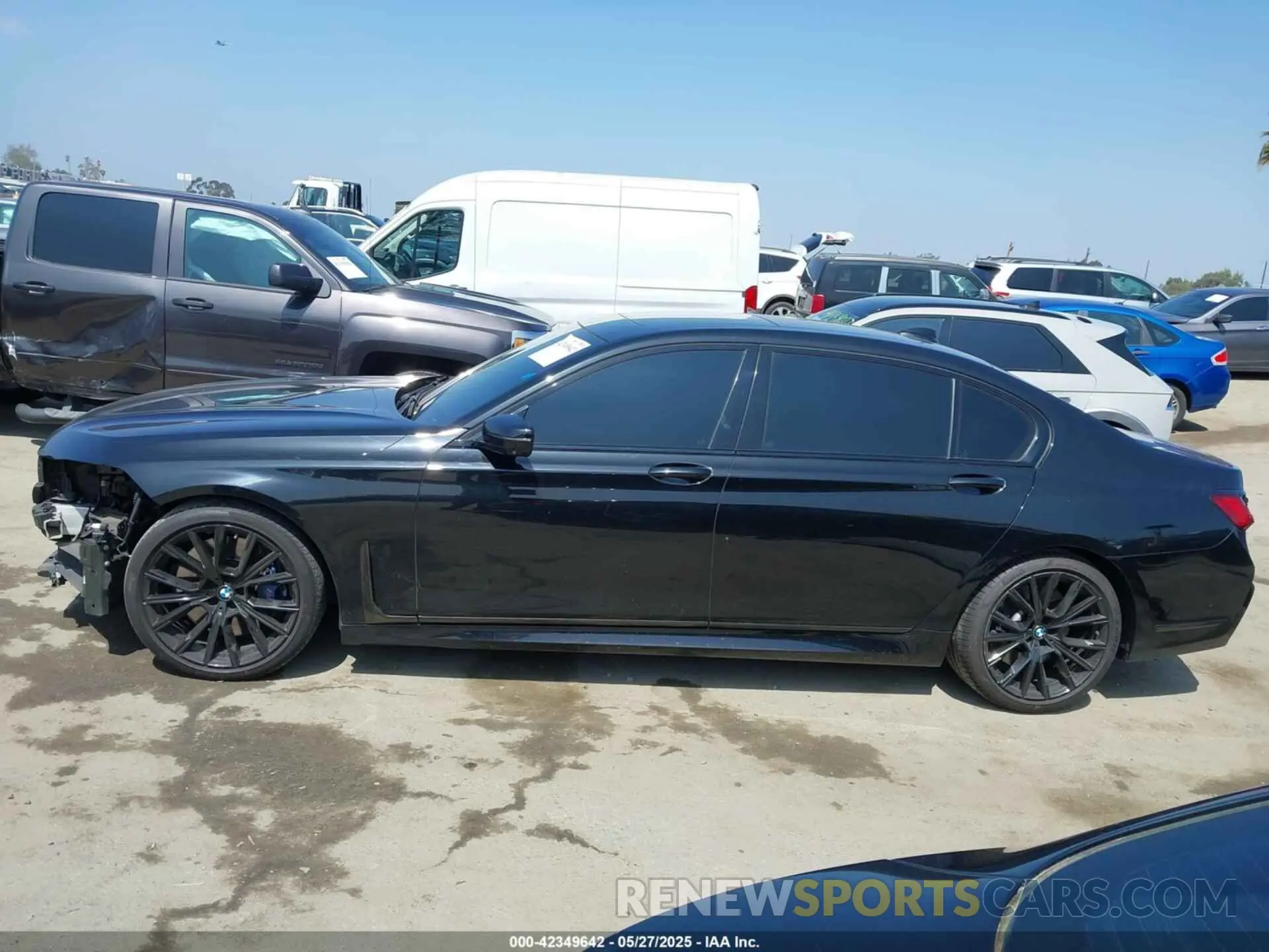15 Photograph of a damaged car WBA7U2C04MCG45569 BMW 750I 2021