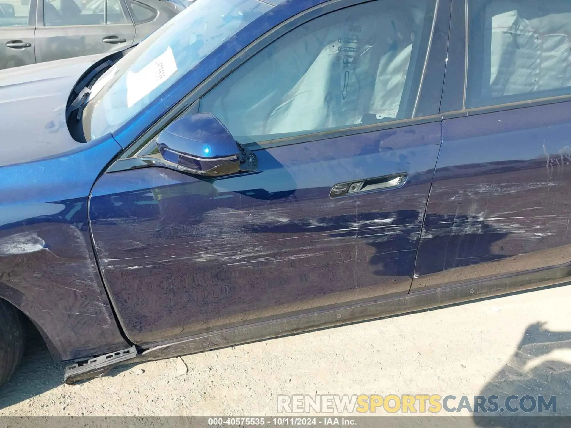 17 Photograph of a damaged car WBA33EJ07PCL41238 BMW 760 2023