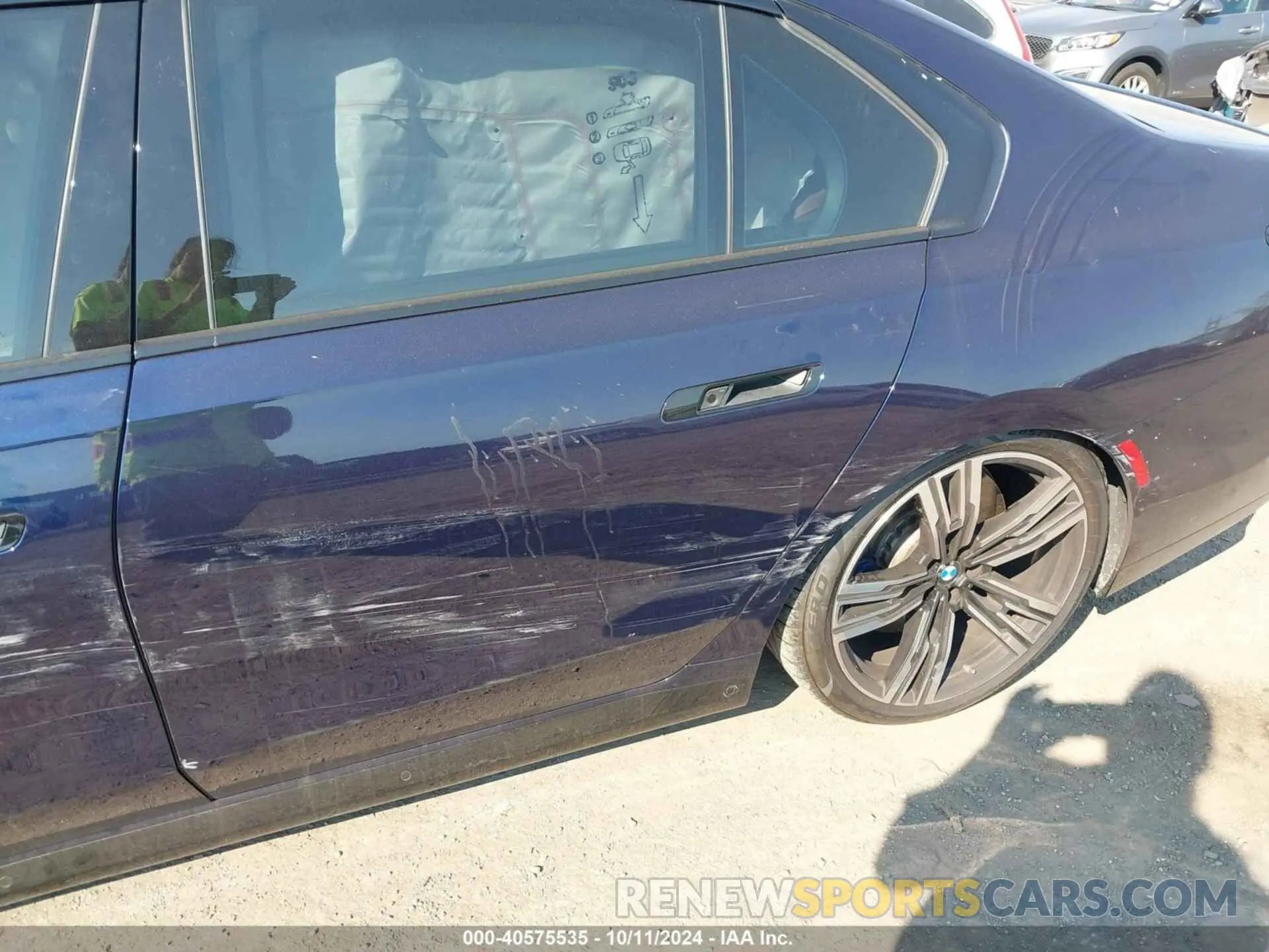 18 Photograph of a damaged car WBA33EJ07PCL41238 BMW 760 2023