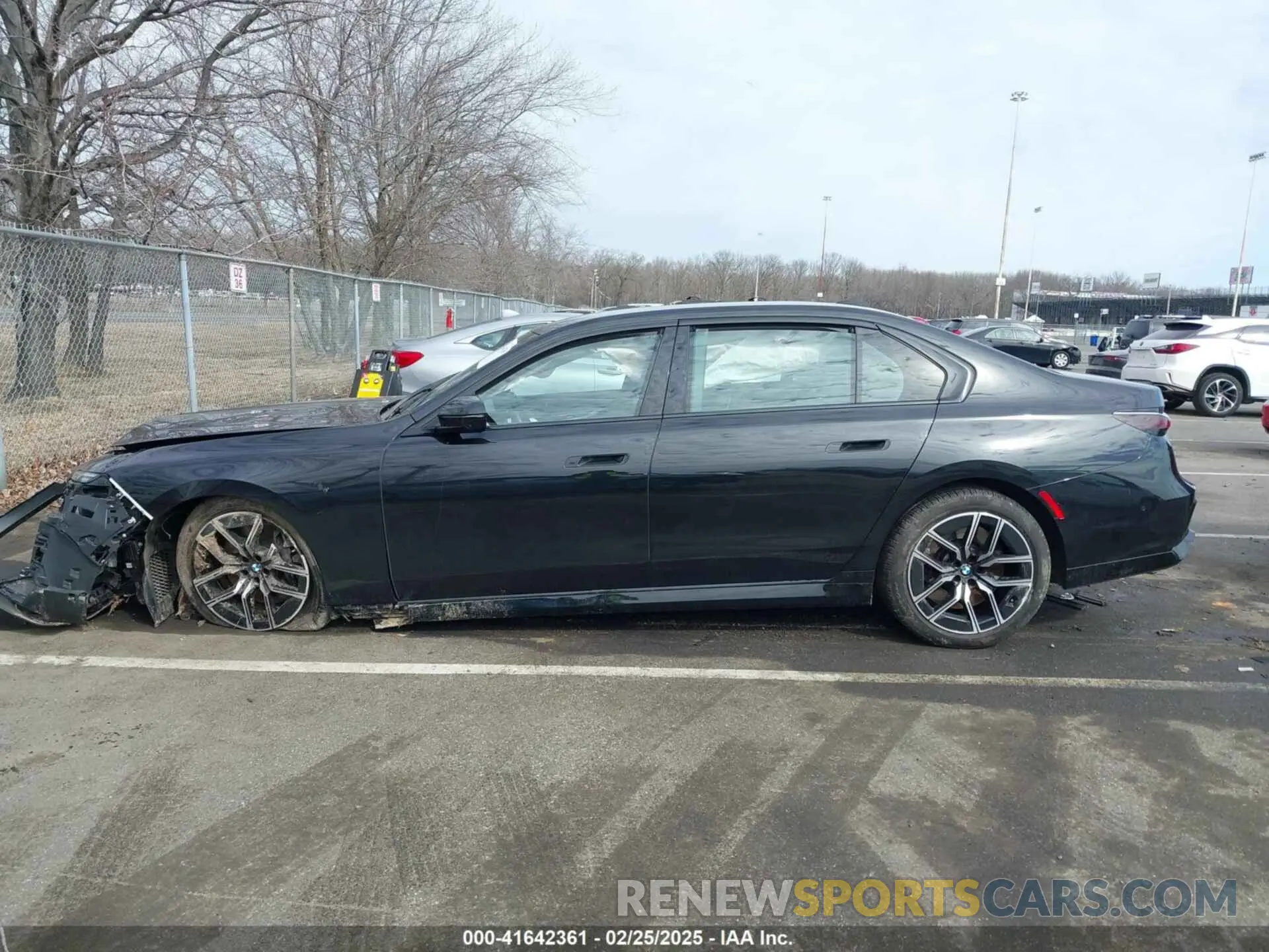 13 Photograph of a damaged car WBA33EJ07RCR15937 BMW 760 2024