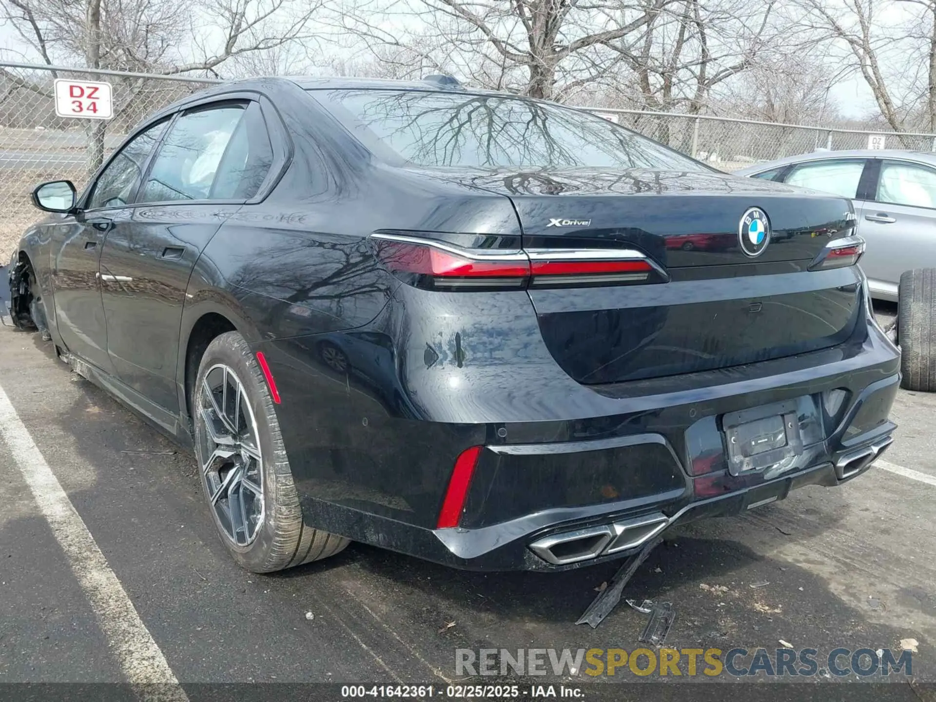3 Photograph of a damaged car WBA33EJ07RCR15937 BMW 760 2024