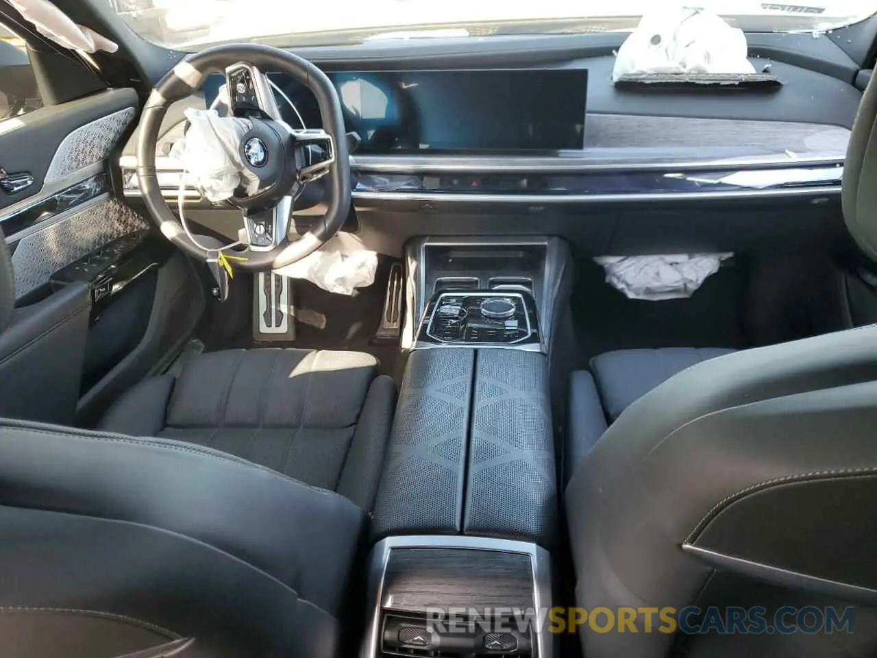 8 Photograph of a damaged car WBA33EJ0XPCL76968 BMW 760 XI 2023