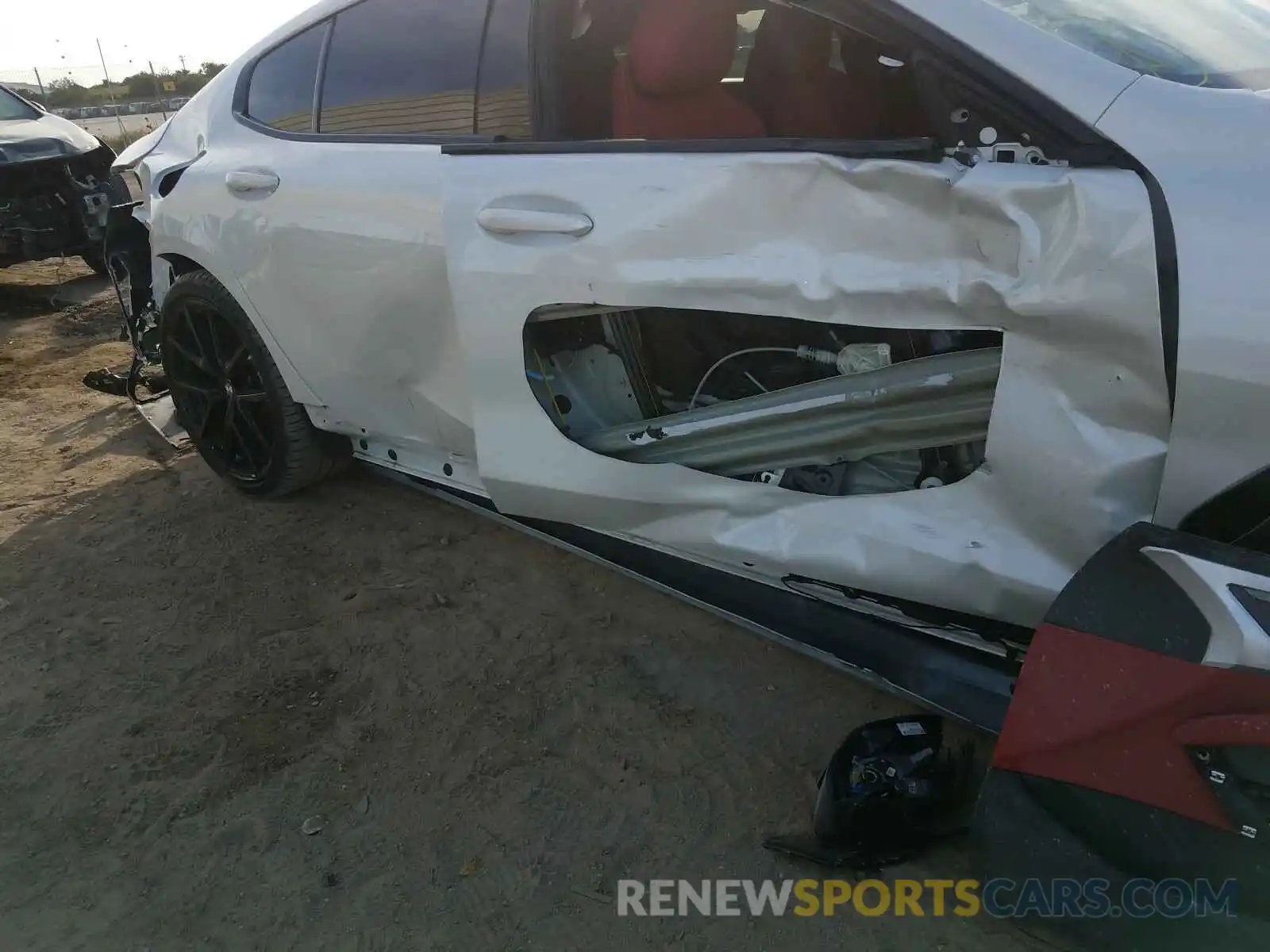 9 Photograph of a damaged car WBAGV2C01LCE03107 BMW 8 SERIES 2020