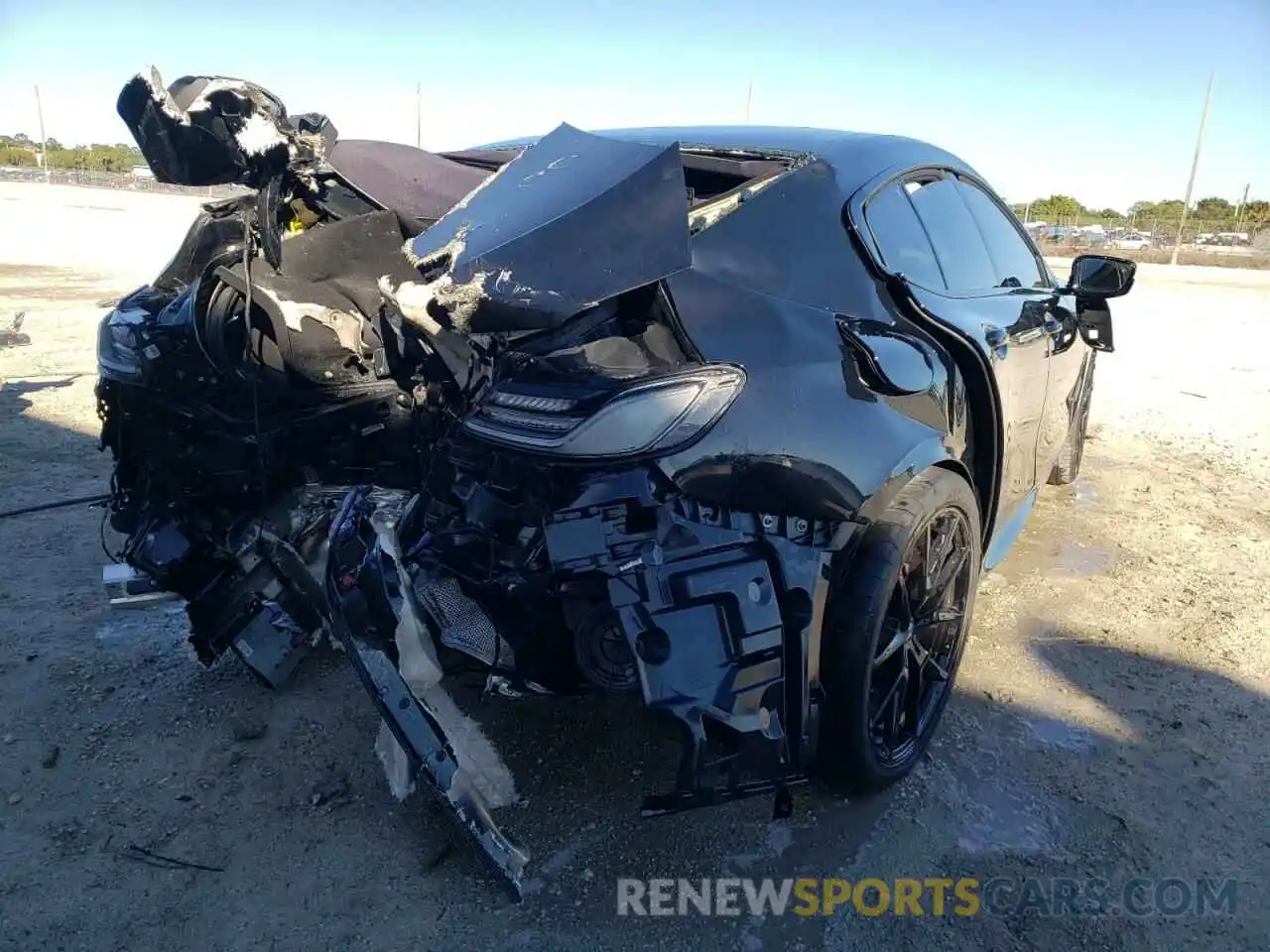 4 Photograph of a damaged car WBAGV2C03LCE26369 BMW 8 SERIES 2020