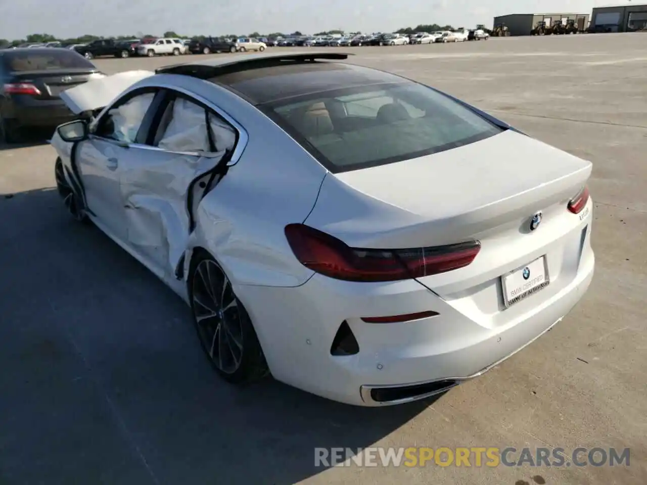 3 Photograph of a damaged car WBAGV2C0XLCE26319 BMW 8 SERIES 2020