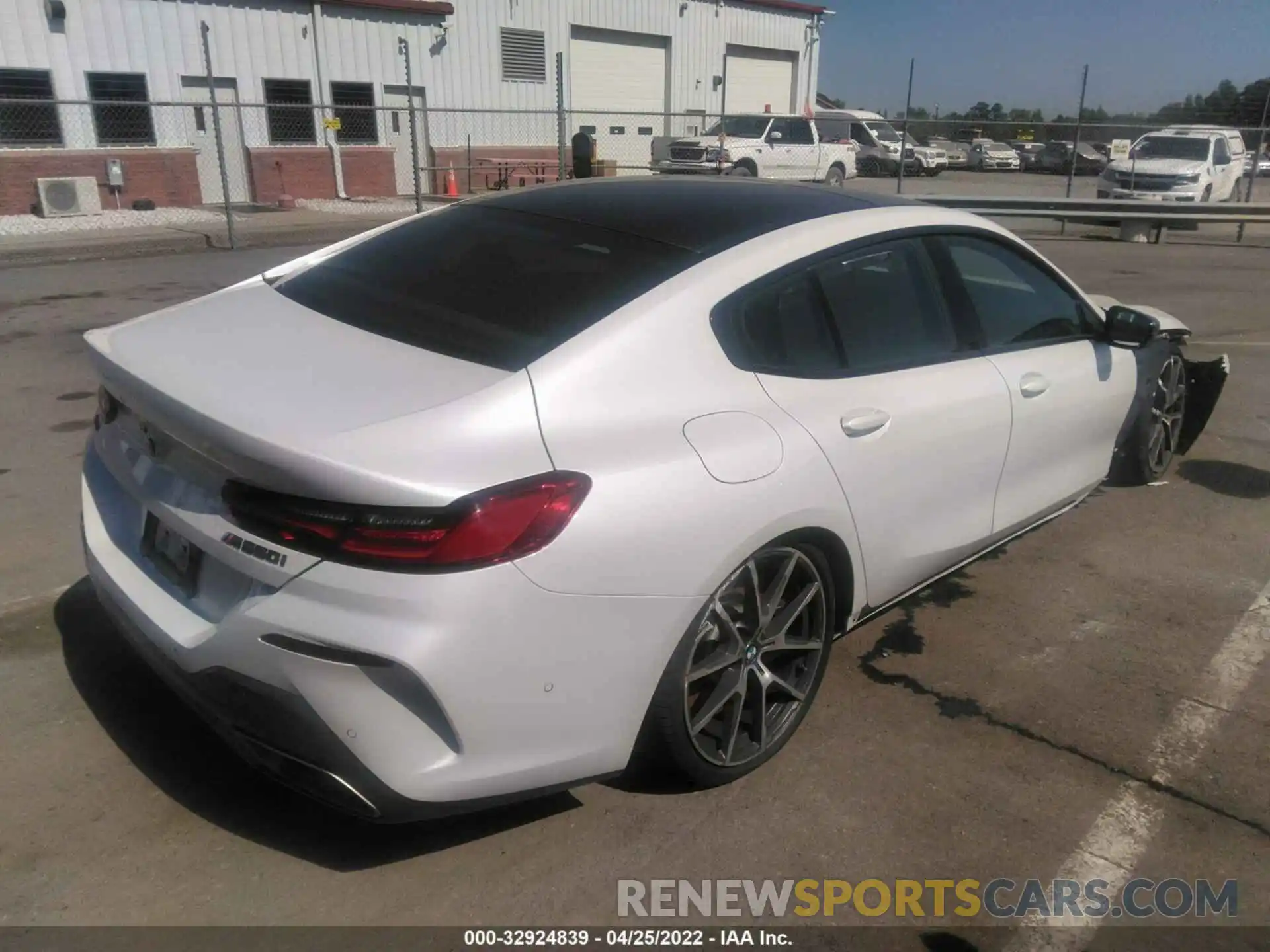 4 Photograph of a damaged car WBAGV8C03LBP48757 BMW 8 SERIES 2020