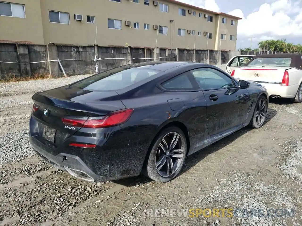 4 Photograph of a damaged car WBAAE2C01NCH15310 BMW 8 SERIES 2022