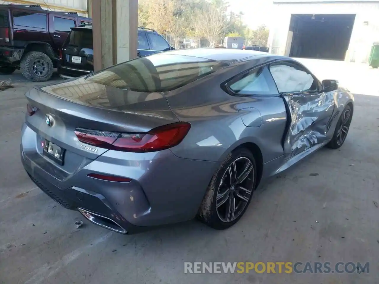 4 Photograph of a damaged car WBAAE2C05NCJ21042 BMW 8 SERIES 2022